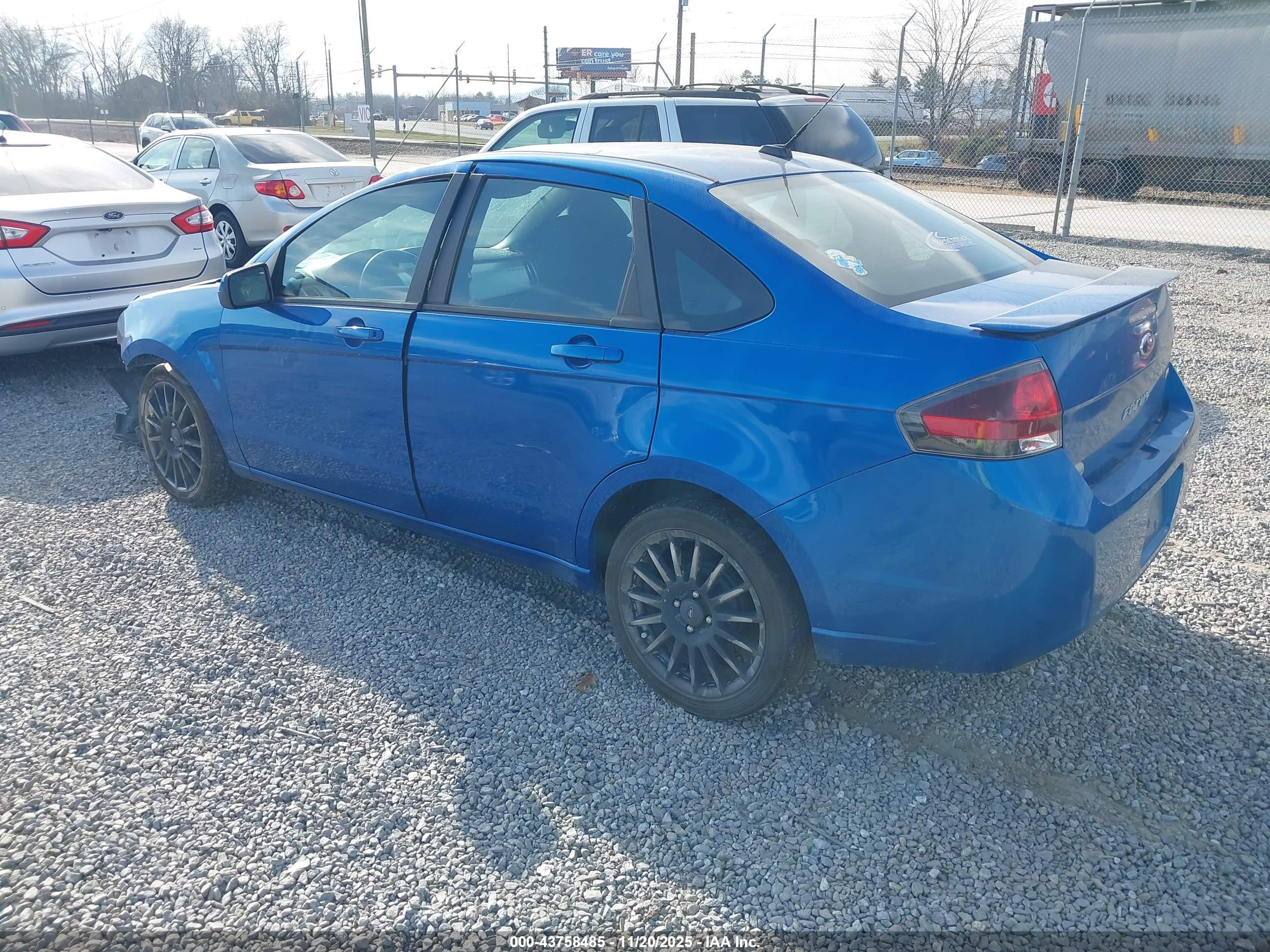 FORD FOCUS image 3