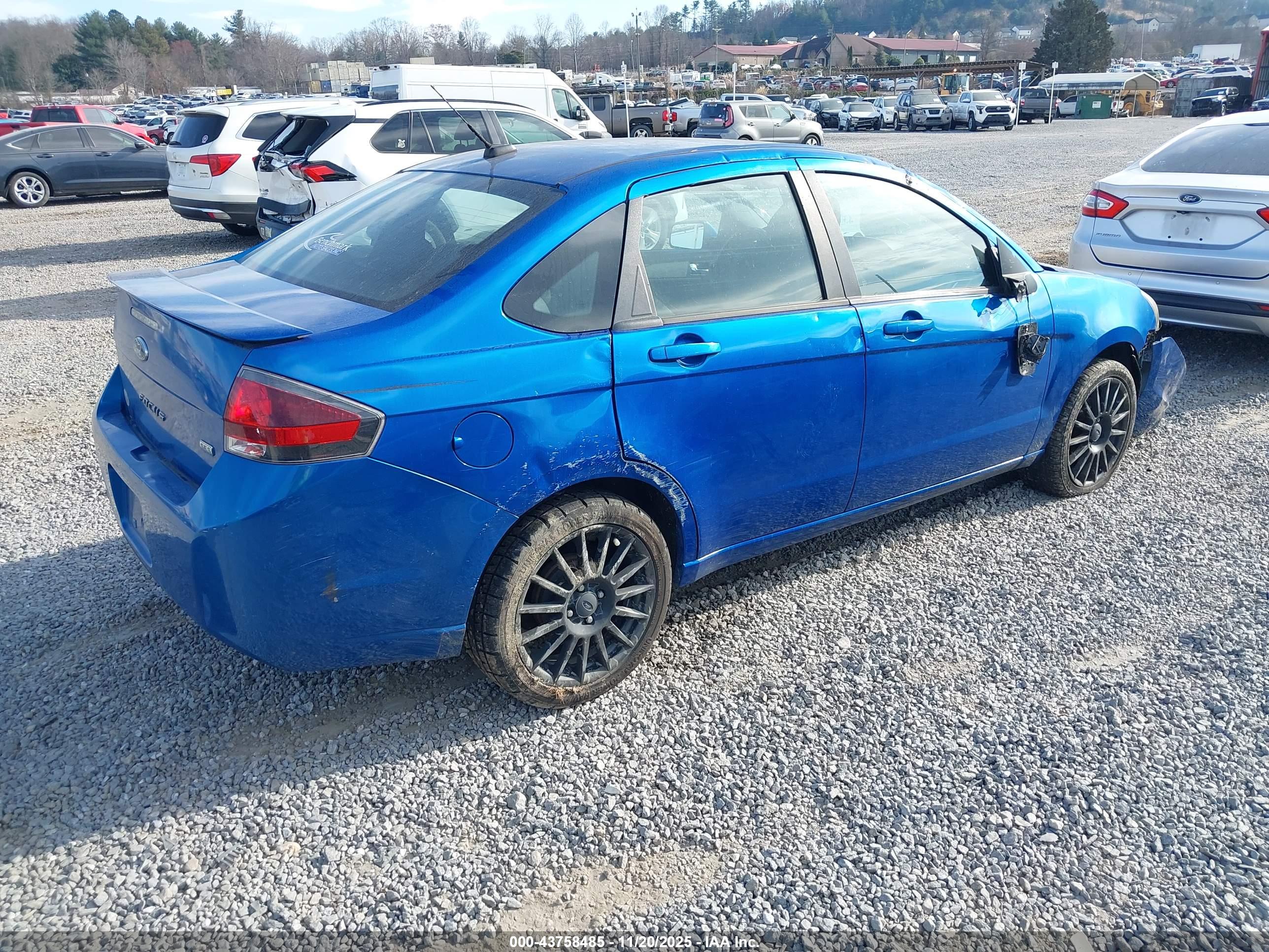 FORD FOCUS image 4
