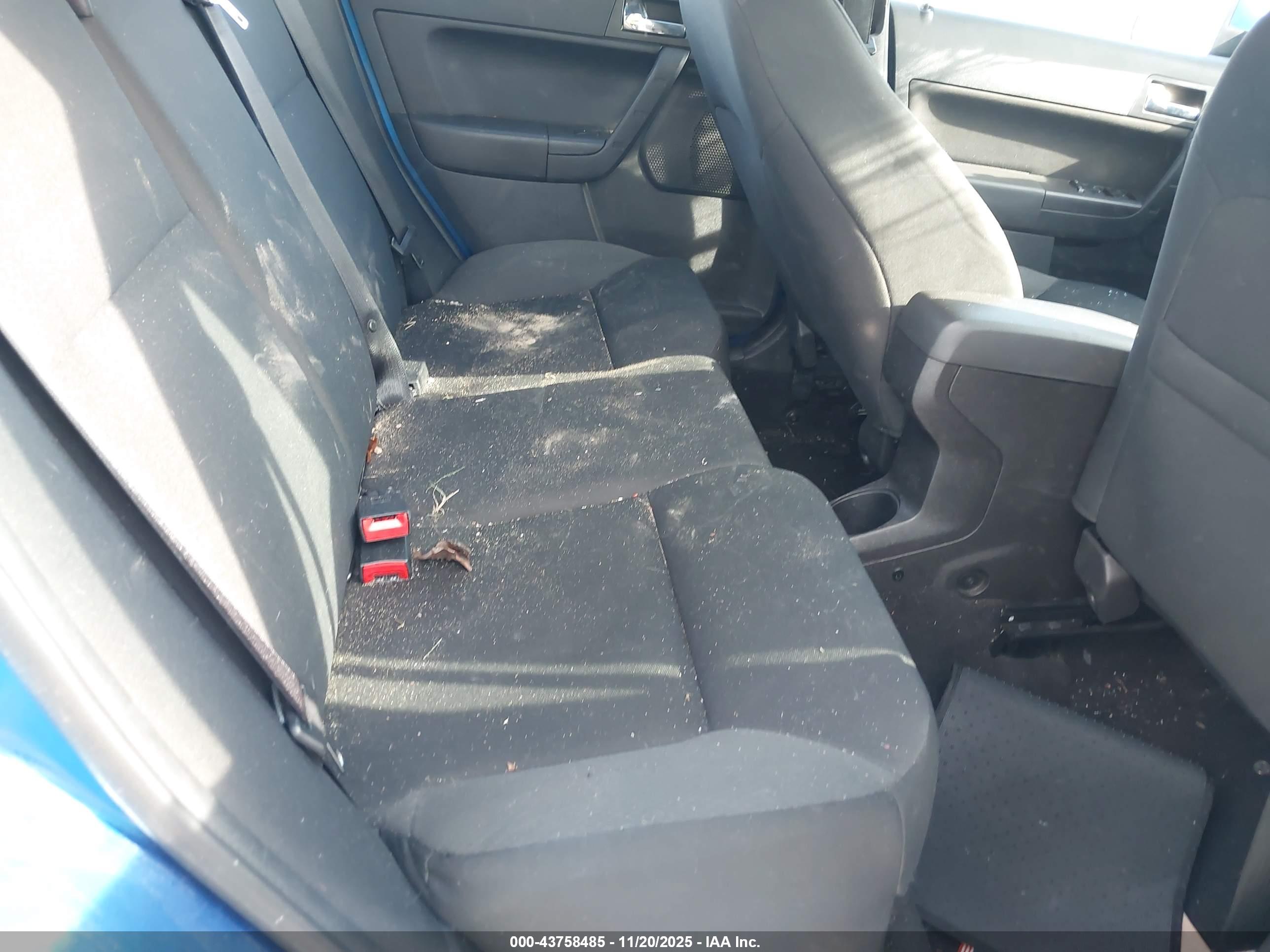FORD FOCUS image 8