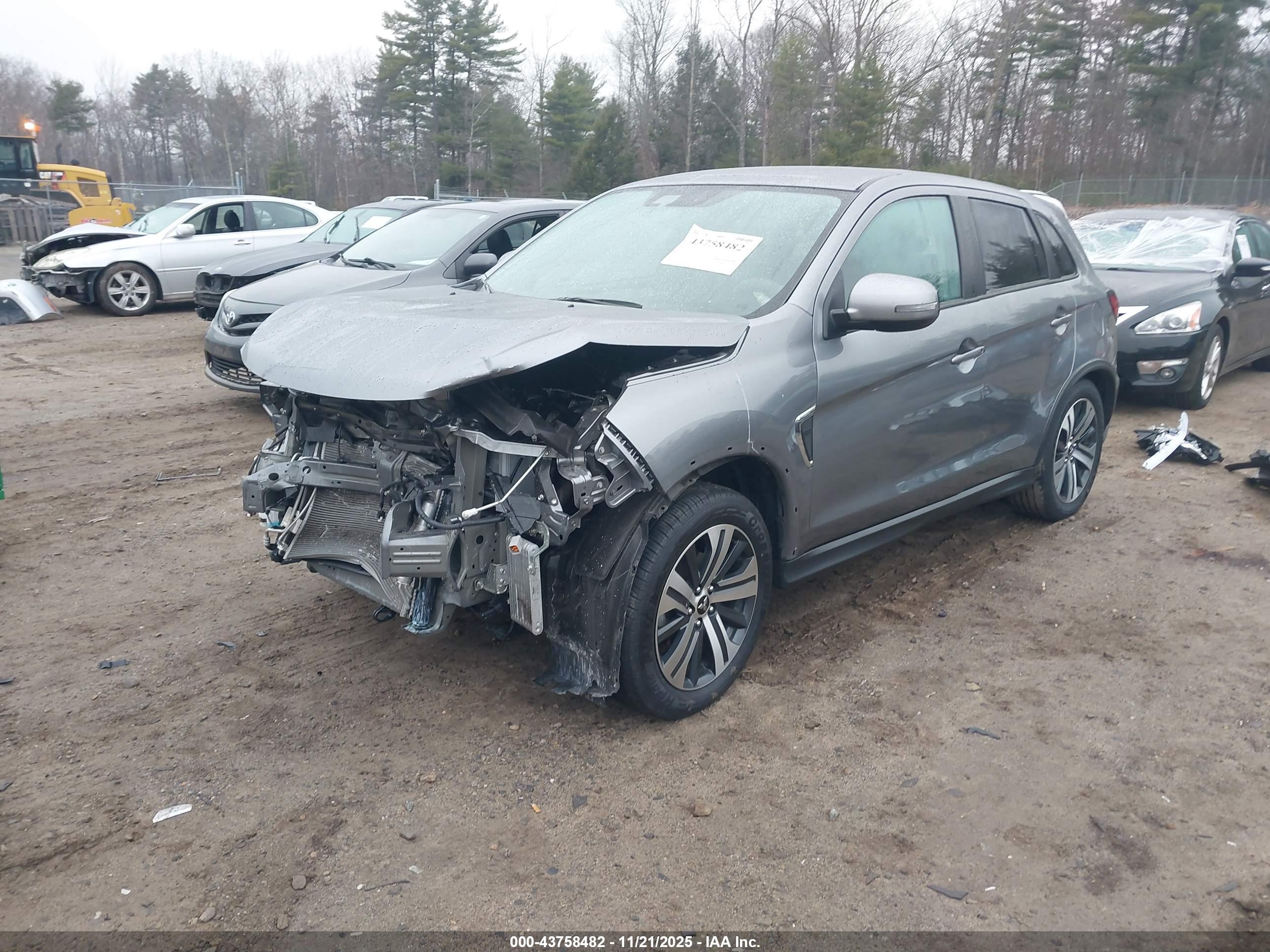 MITSUBISHI OUTLANDER image 2