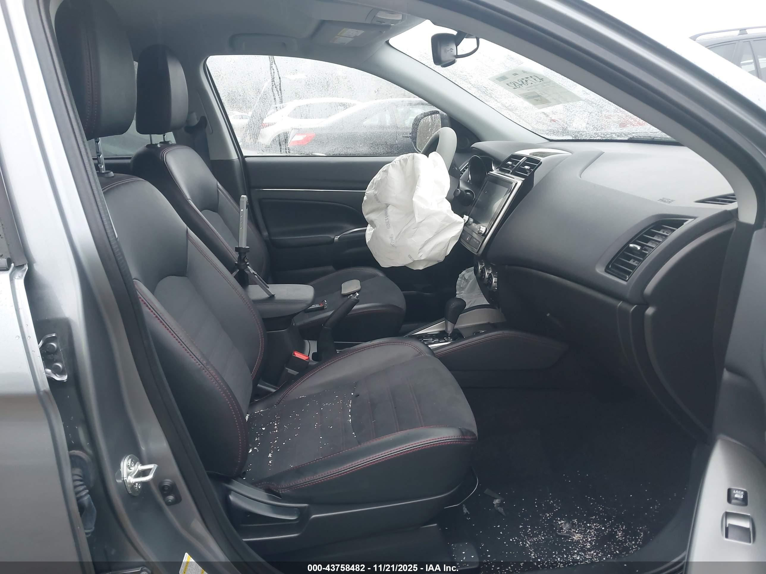 MITSUBISHI OUTLANDER image 5