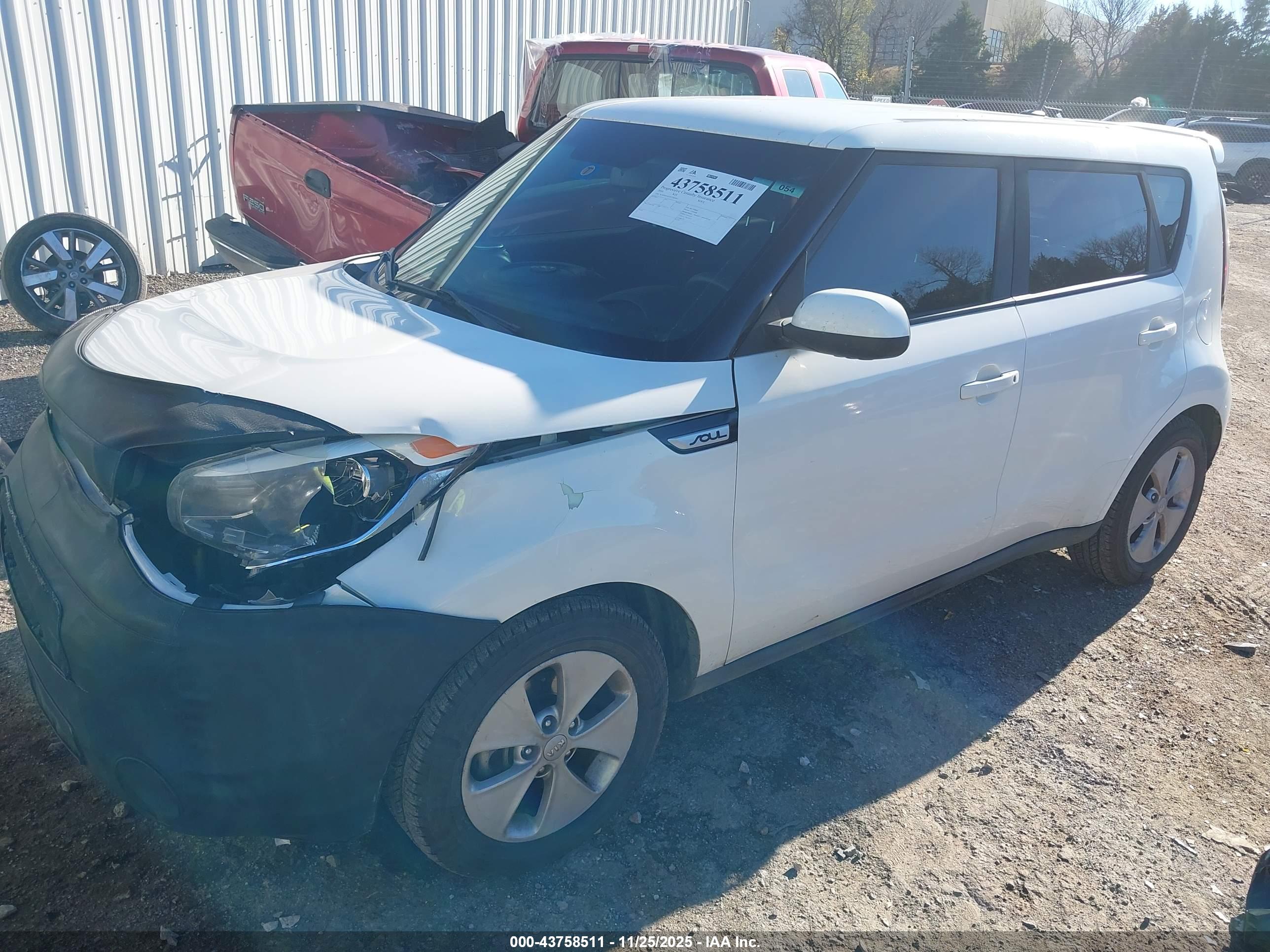 KIA SOUL image 2