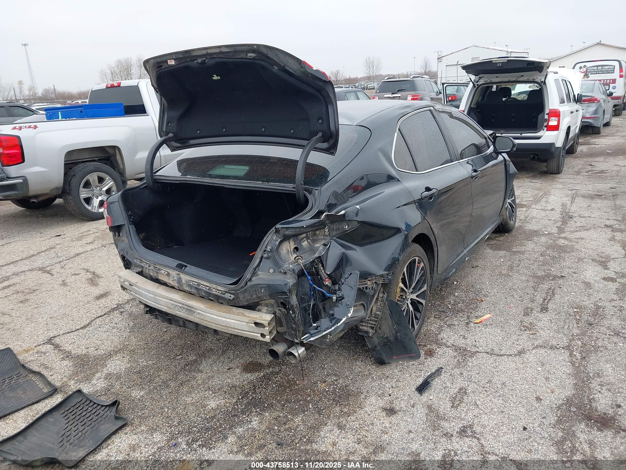 TOYOTA CAMRY image 4