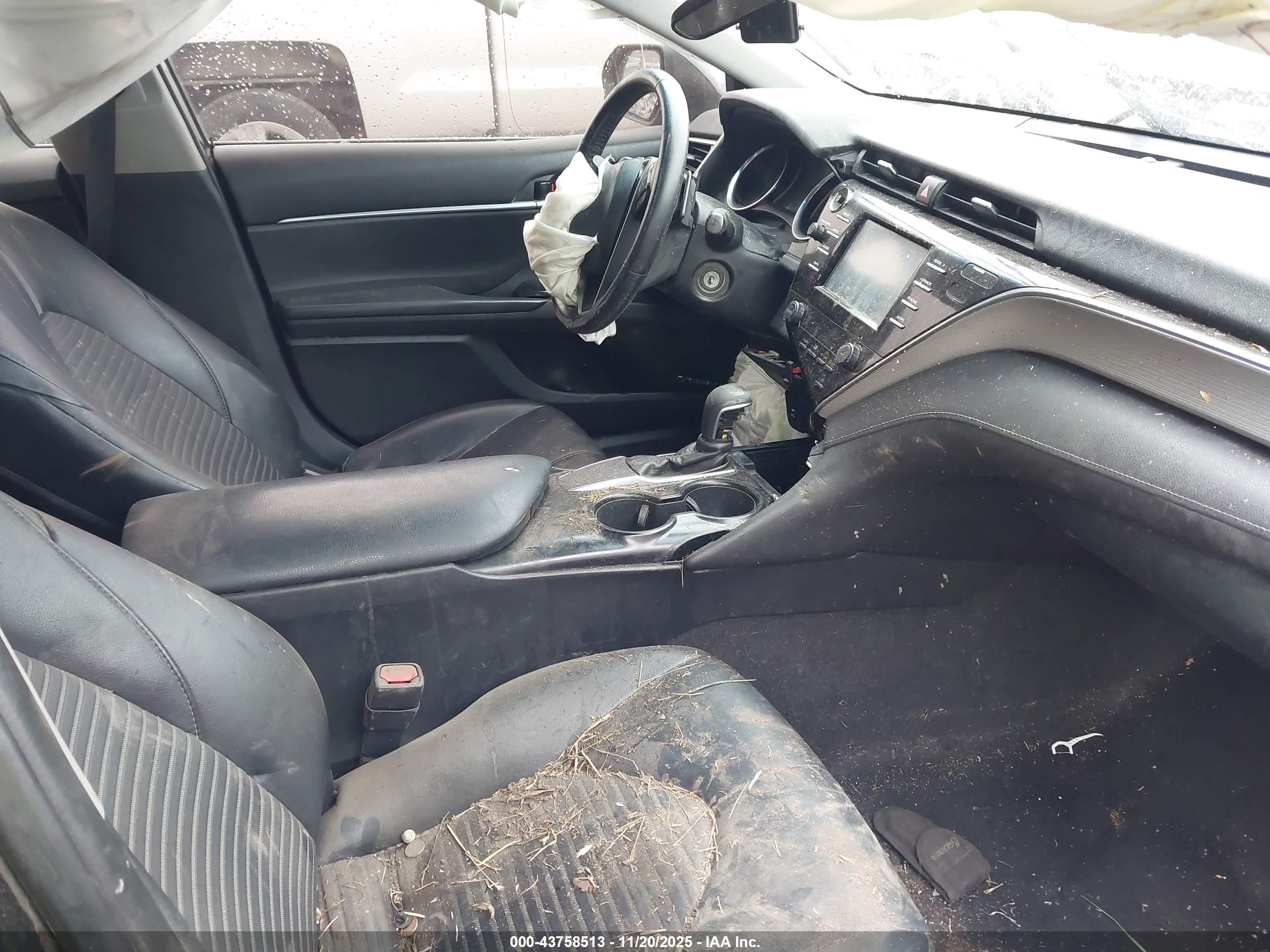 TOYOTA CAMRY image 5