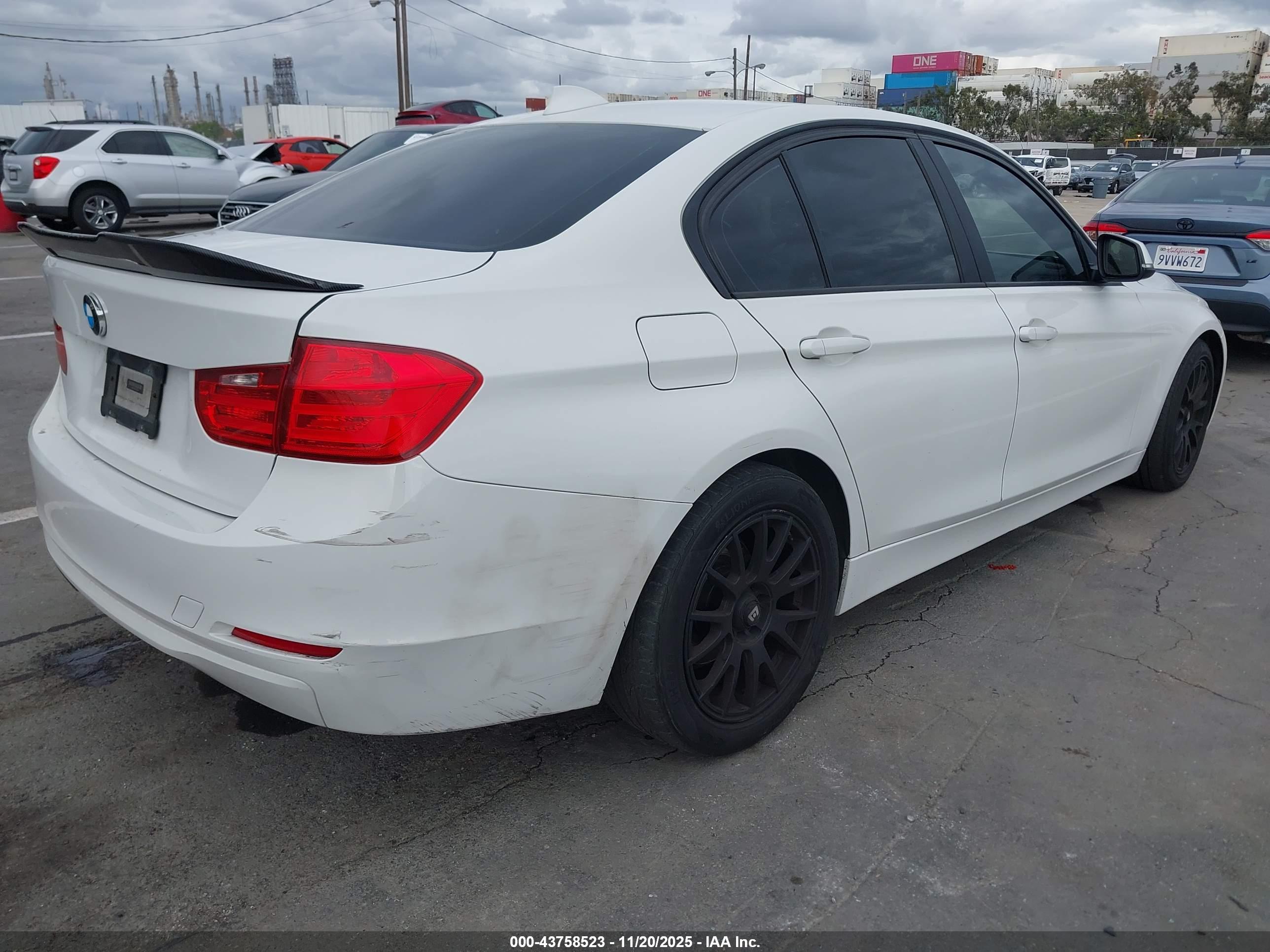 BMW 328I image 4