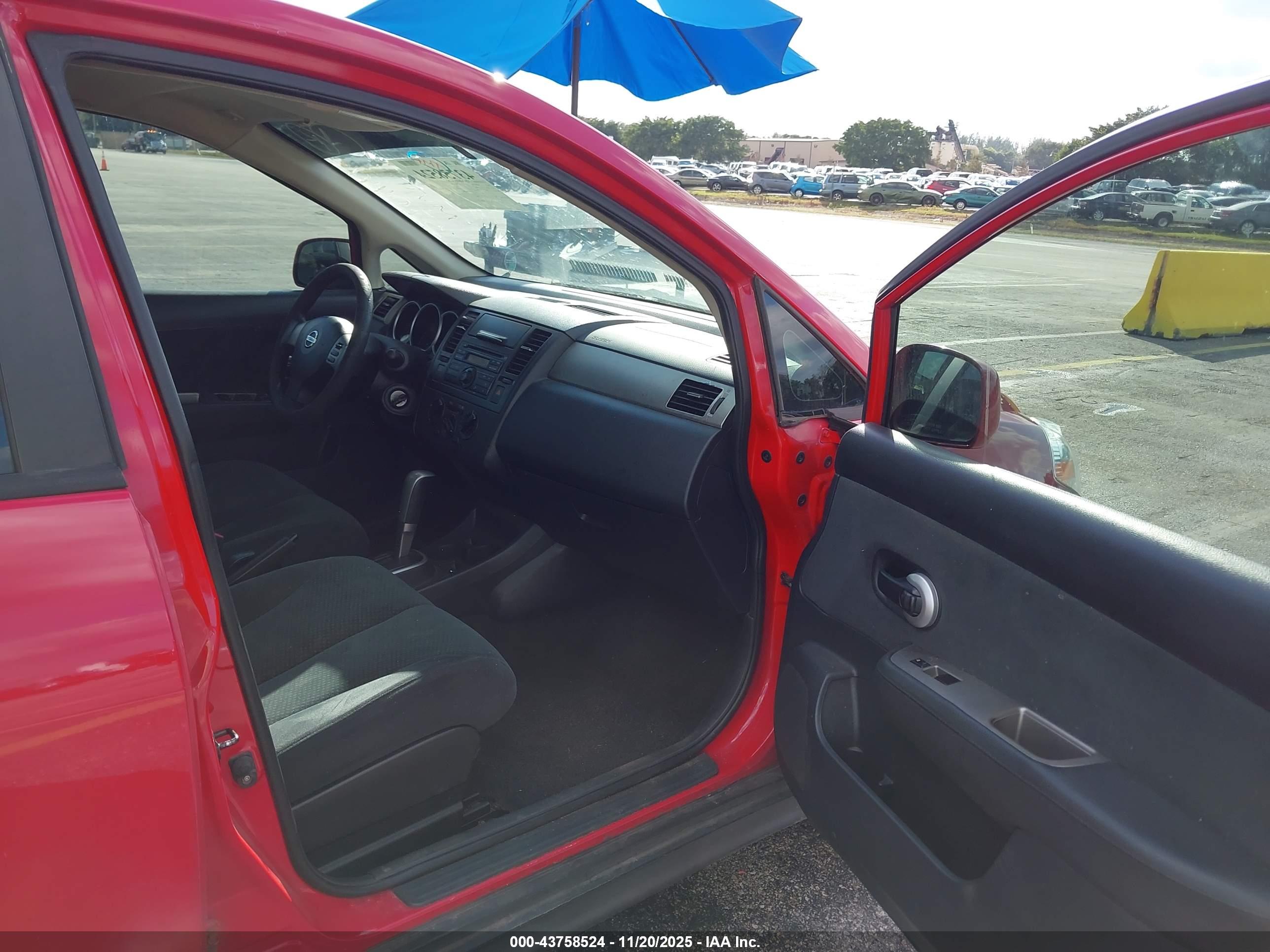 NISSAN VERSA image 5