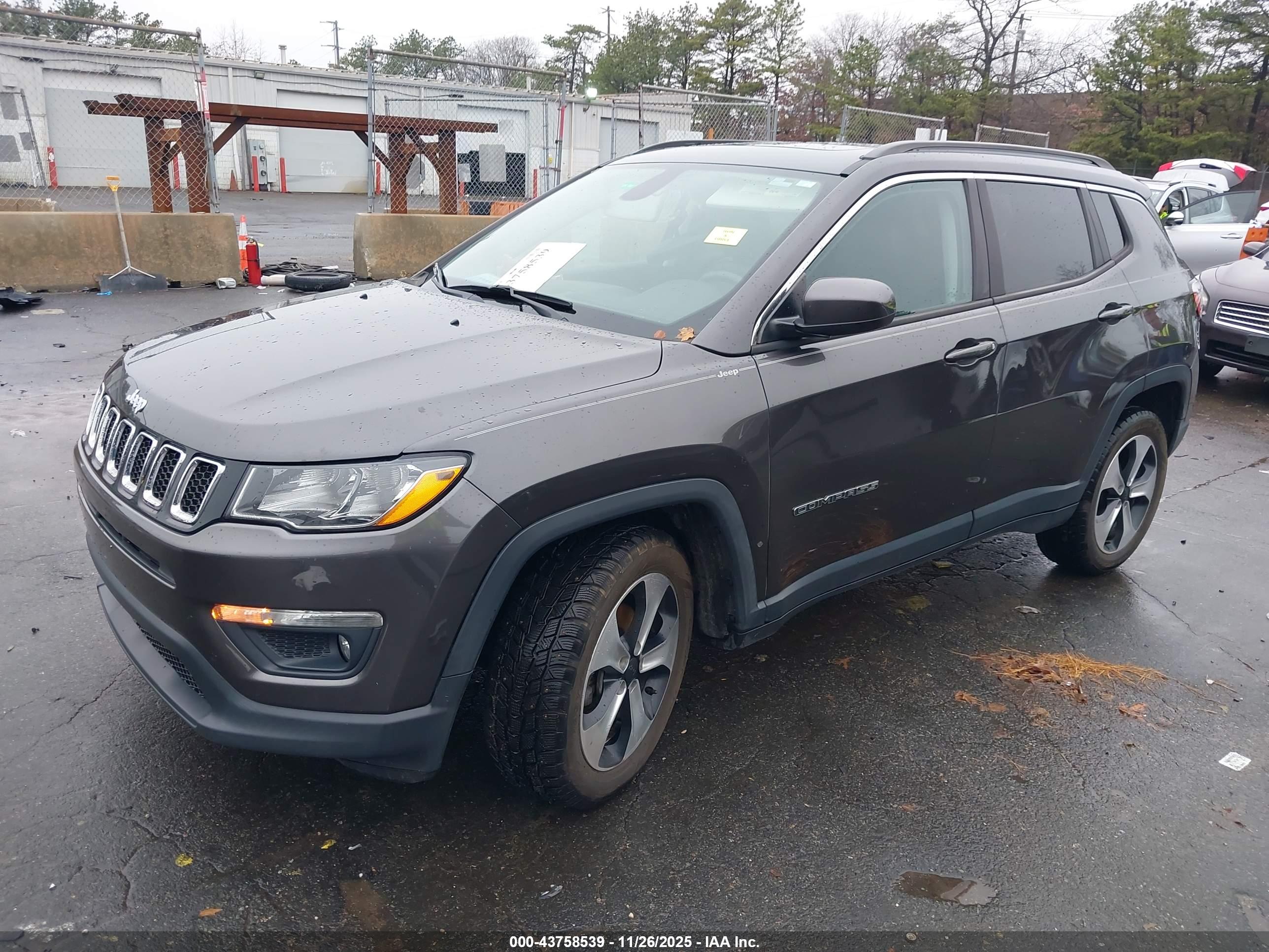 JEEP COMPASS image 2
