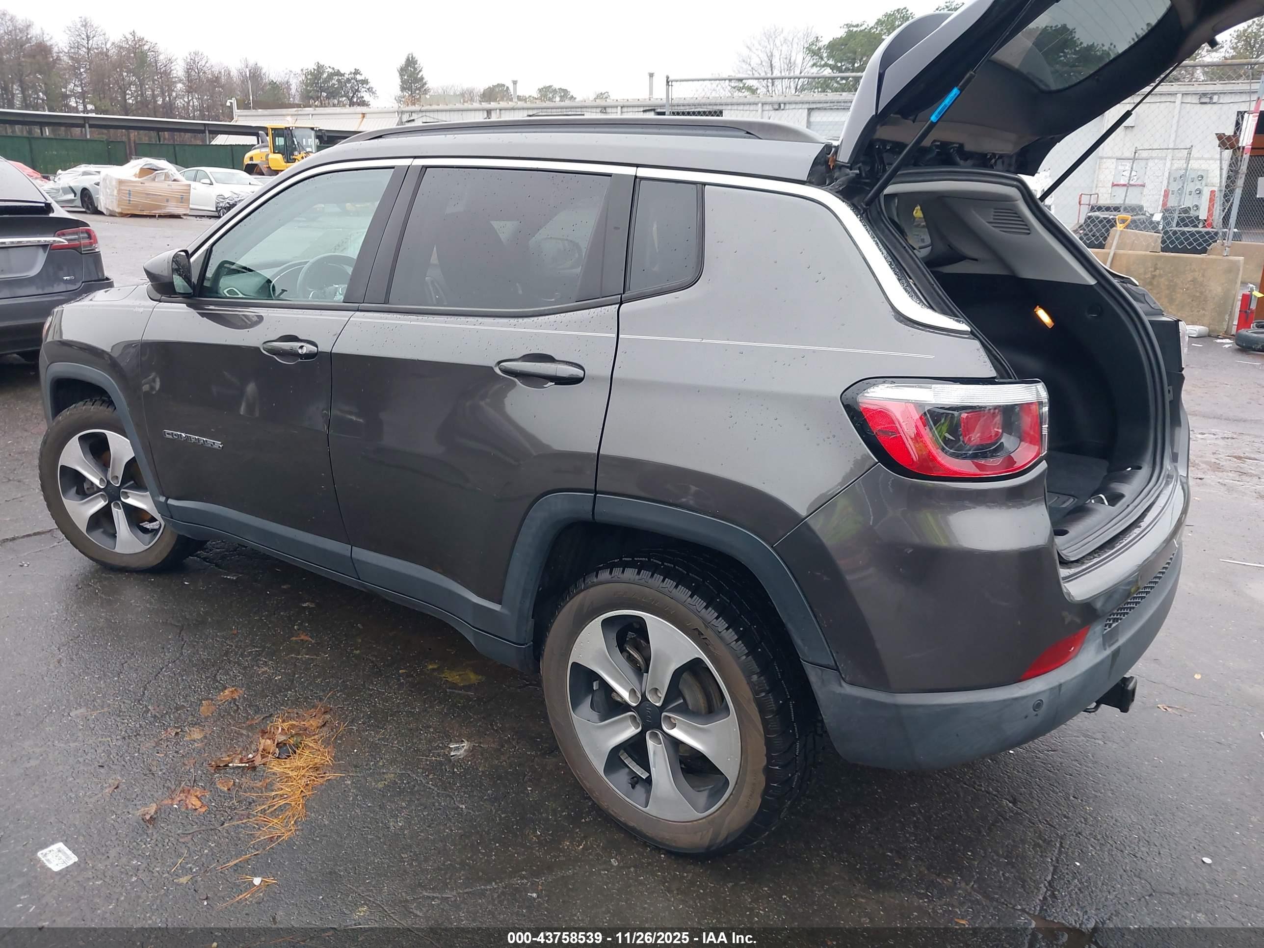 JEEP COMPASS image 3