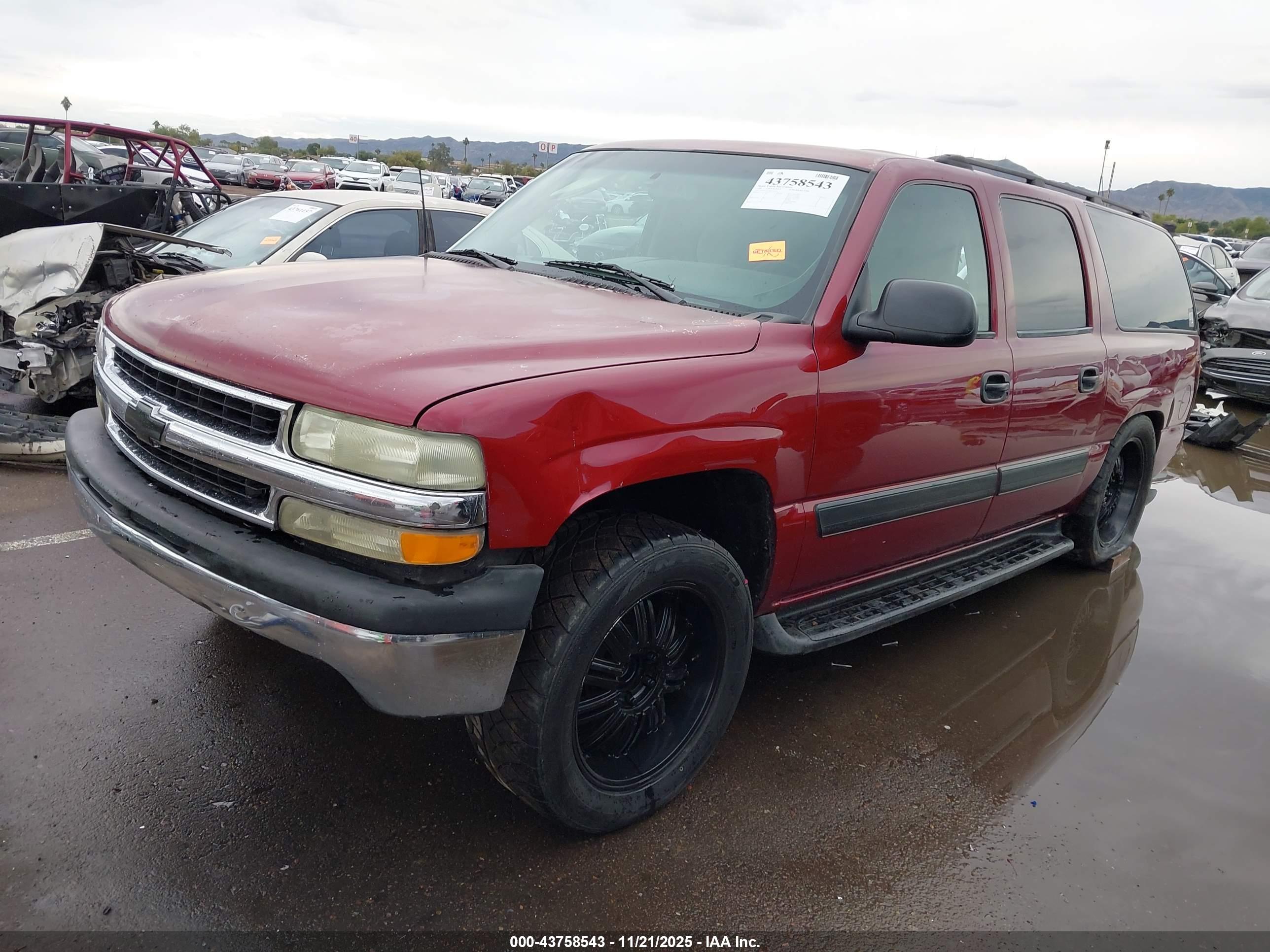 CHEVROLET SUBURBAN image 2