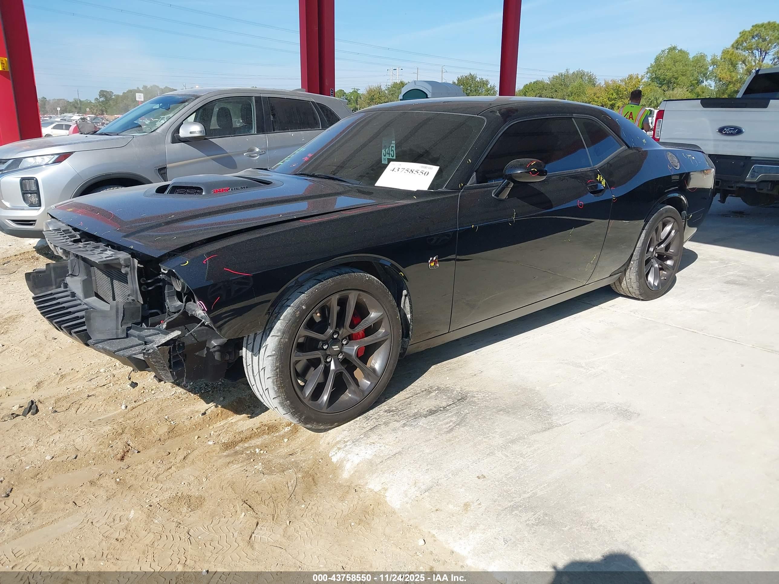 DODGE CHALLENGER image 2