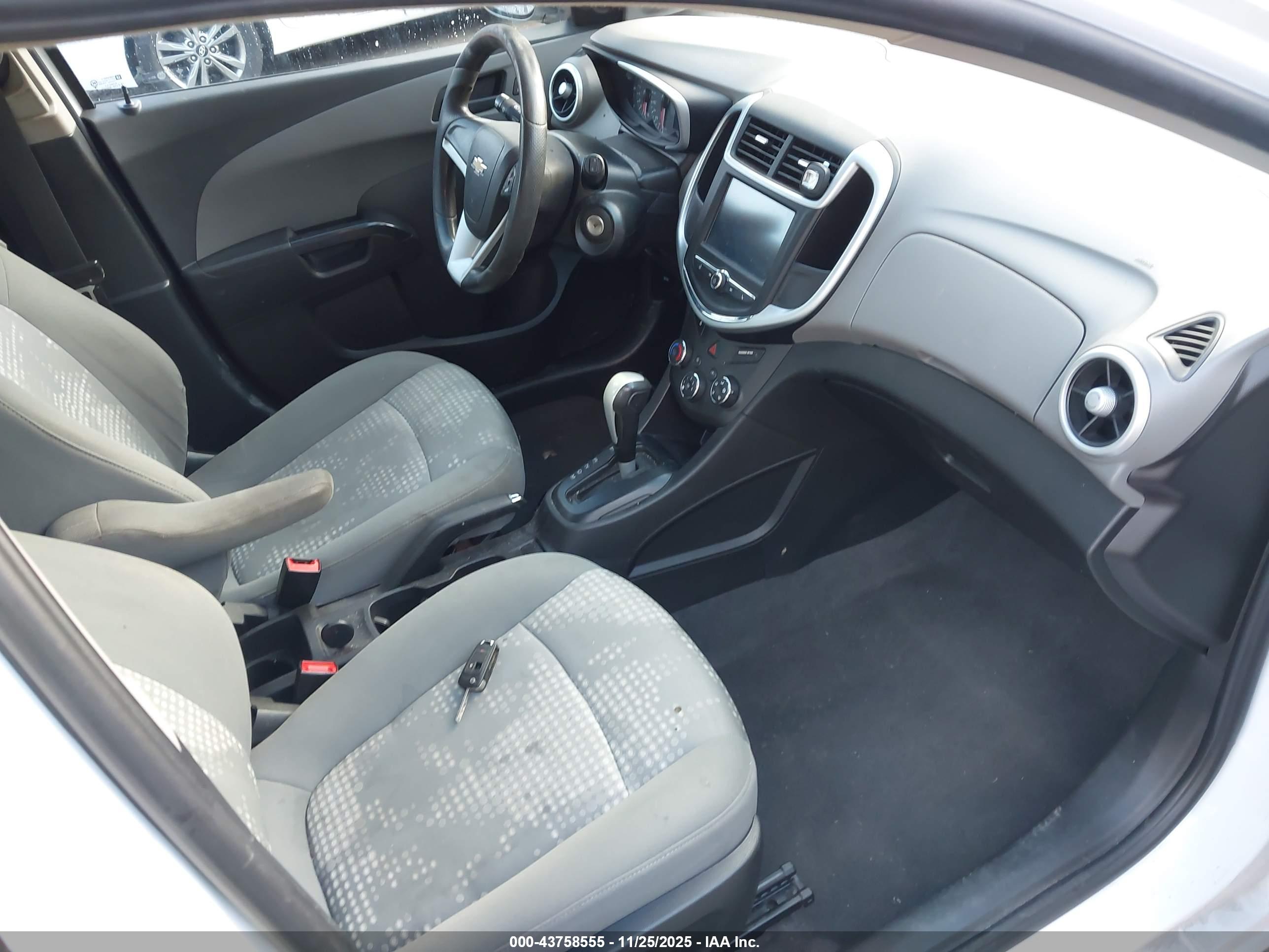 CHEVROLET SONIC image 5