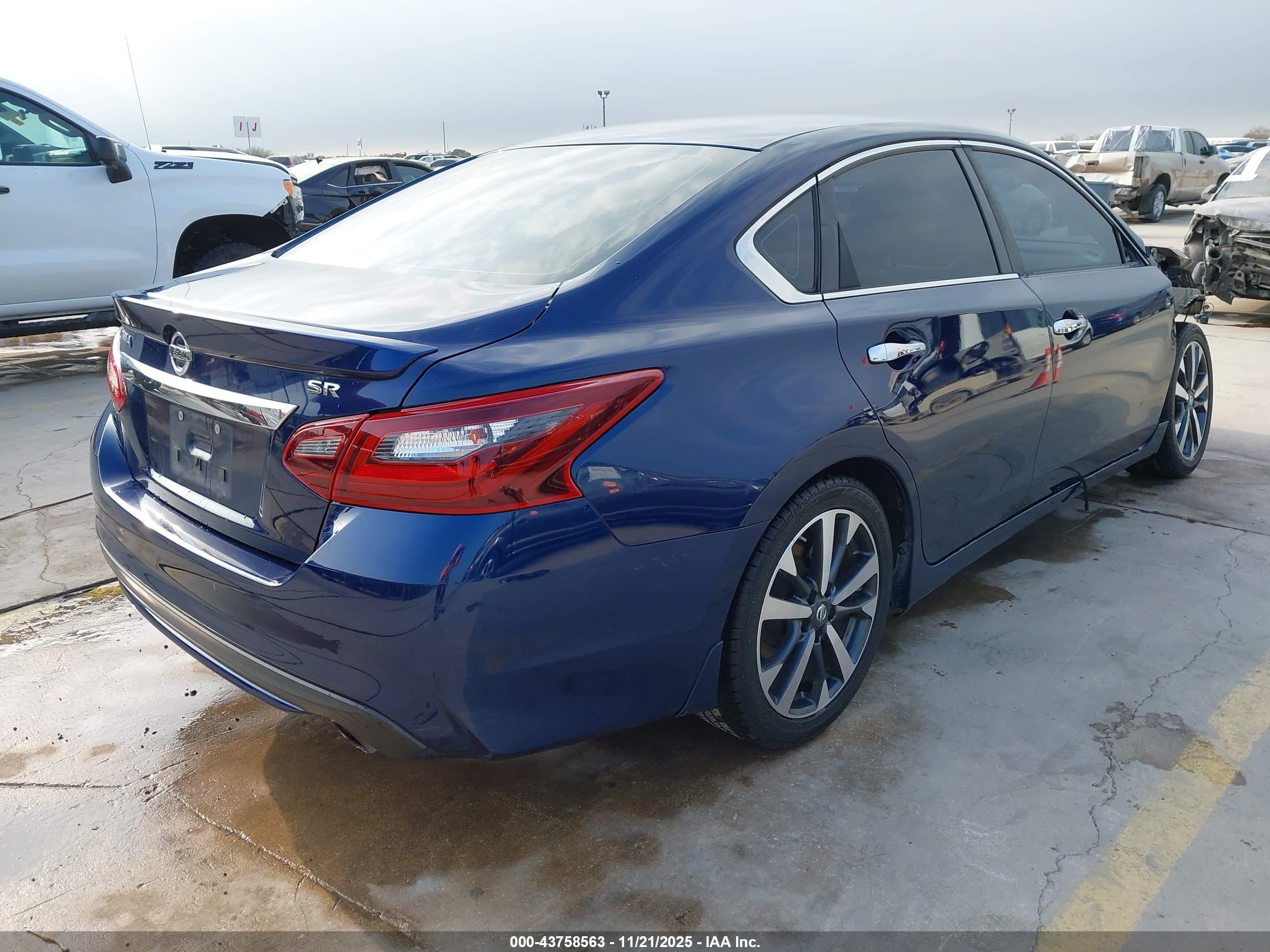 NISSAN ALTIMA image 4