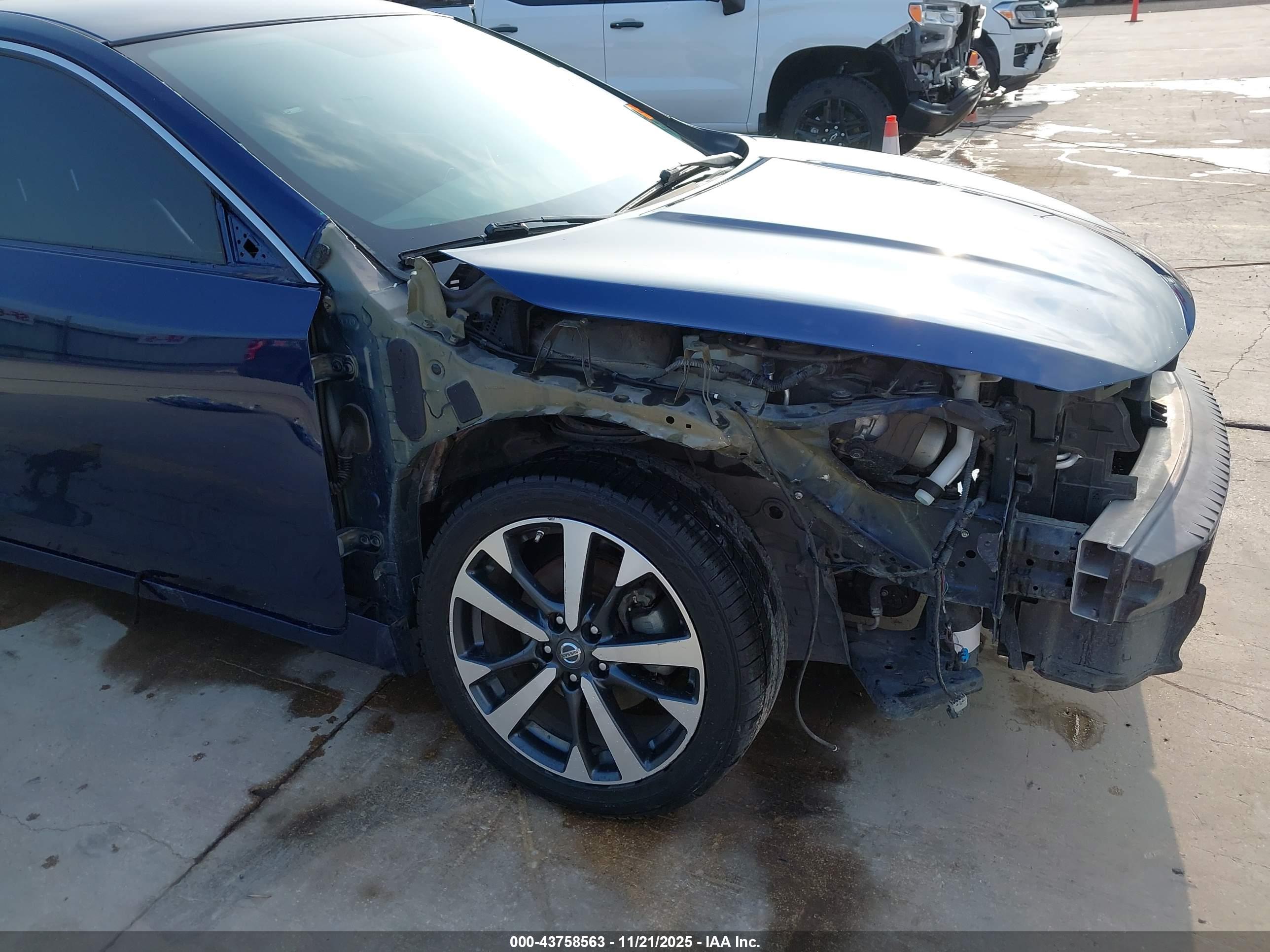 NISSAN ALTIMA image 6