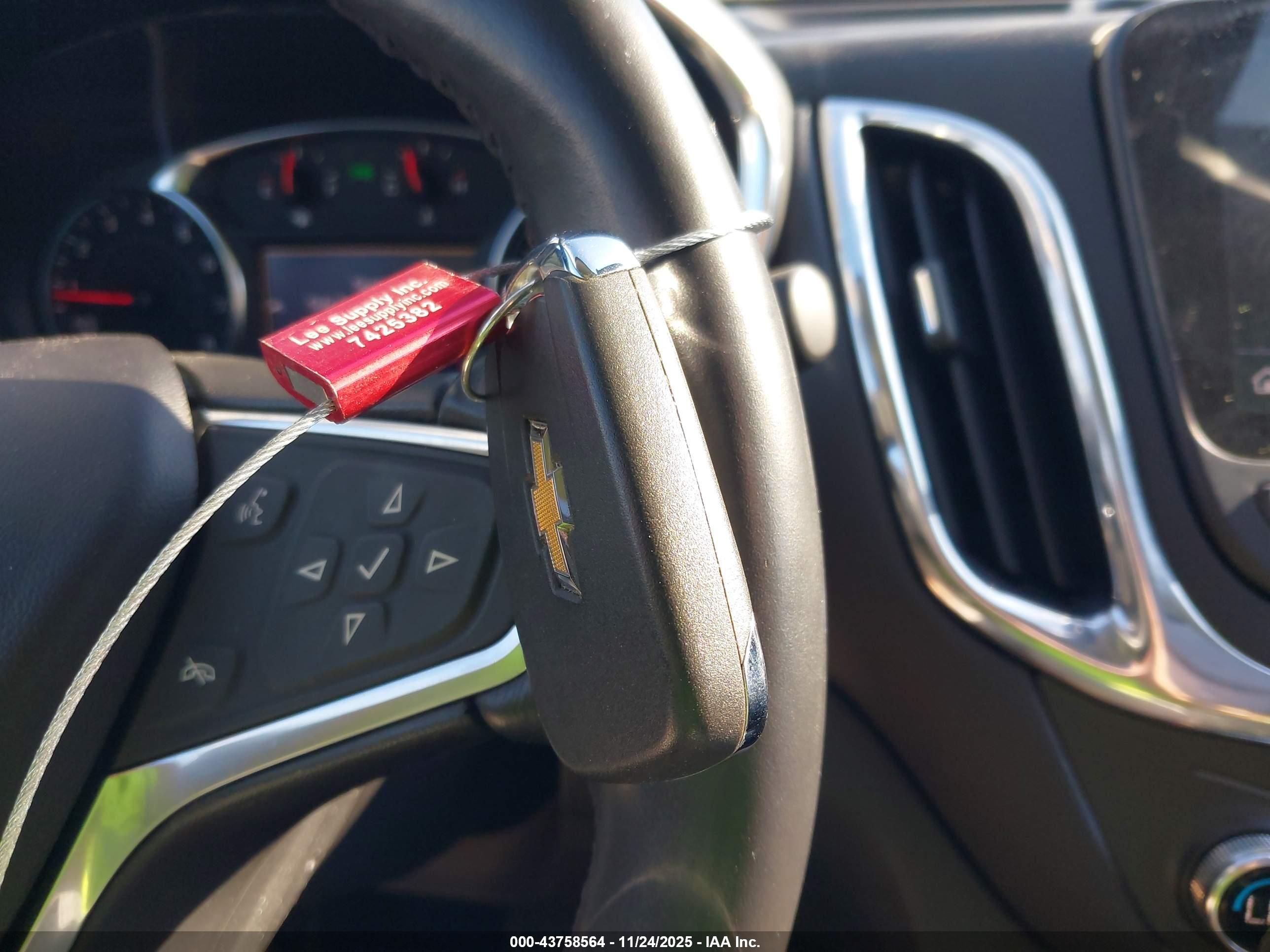 CHEVROLET EQUINOX image 11