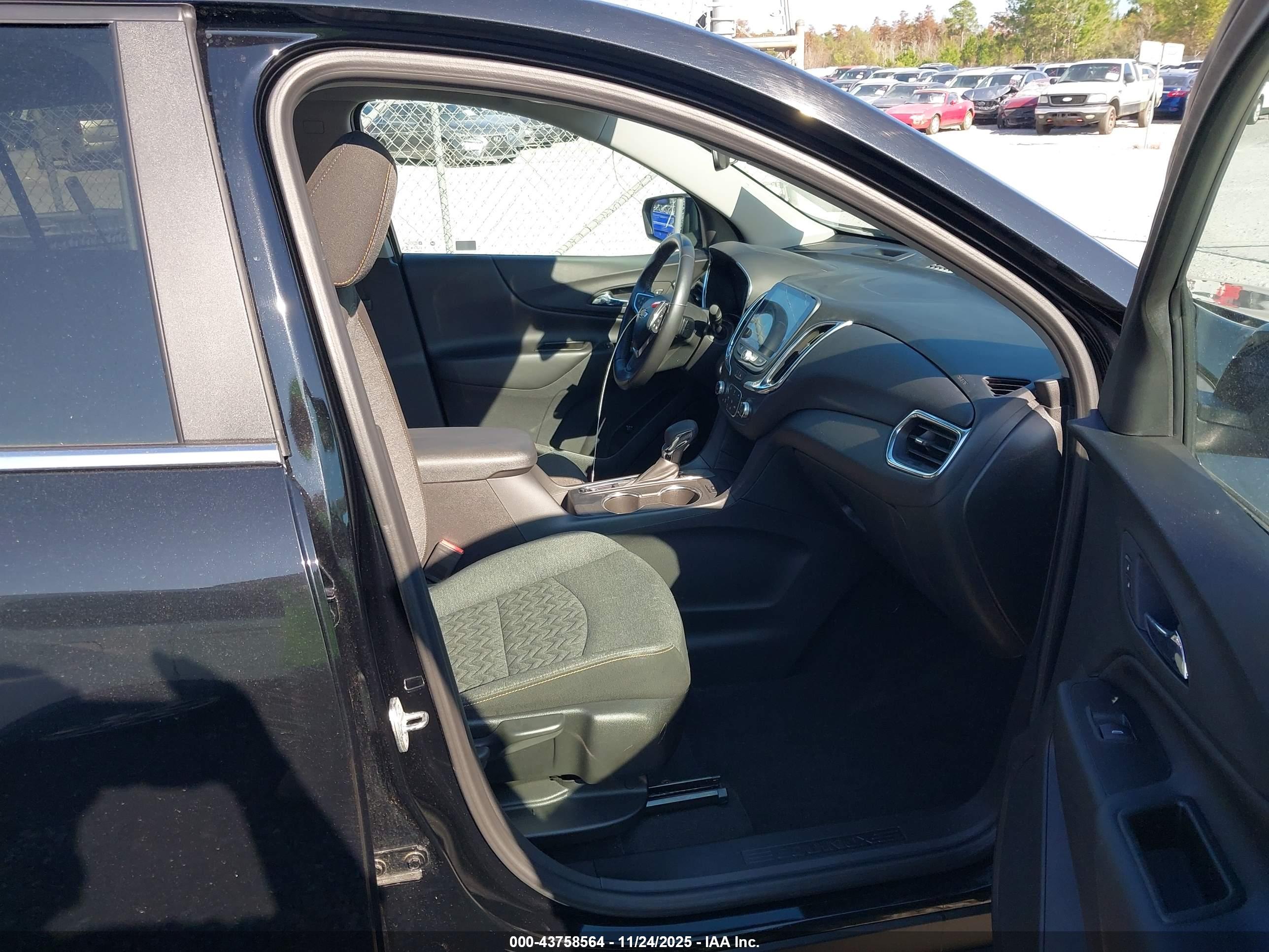 CHEVROLET EQUINOX image 5