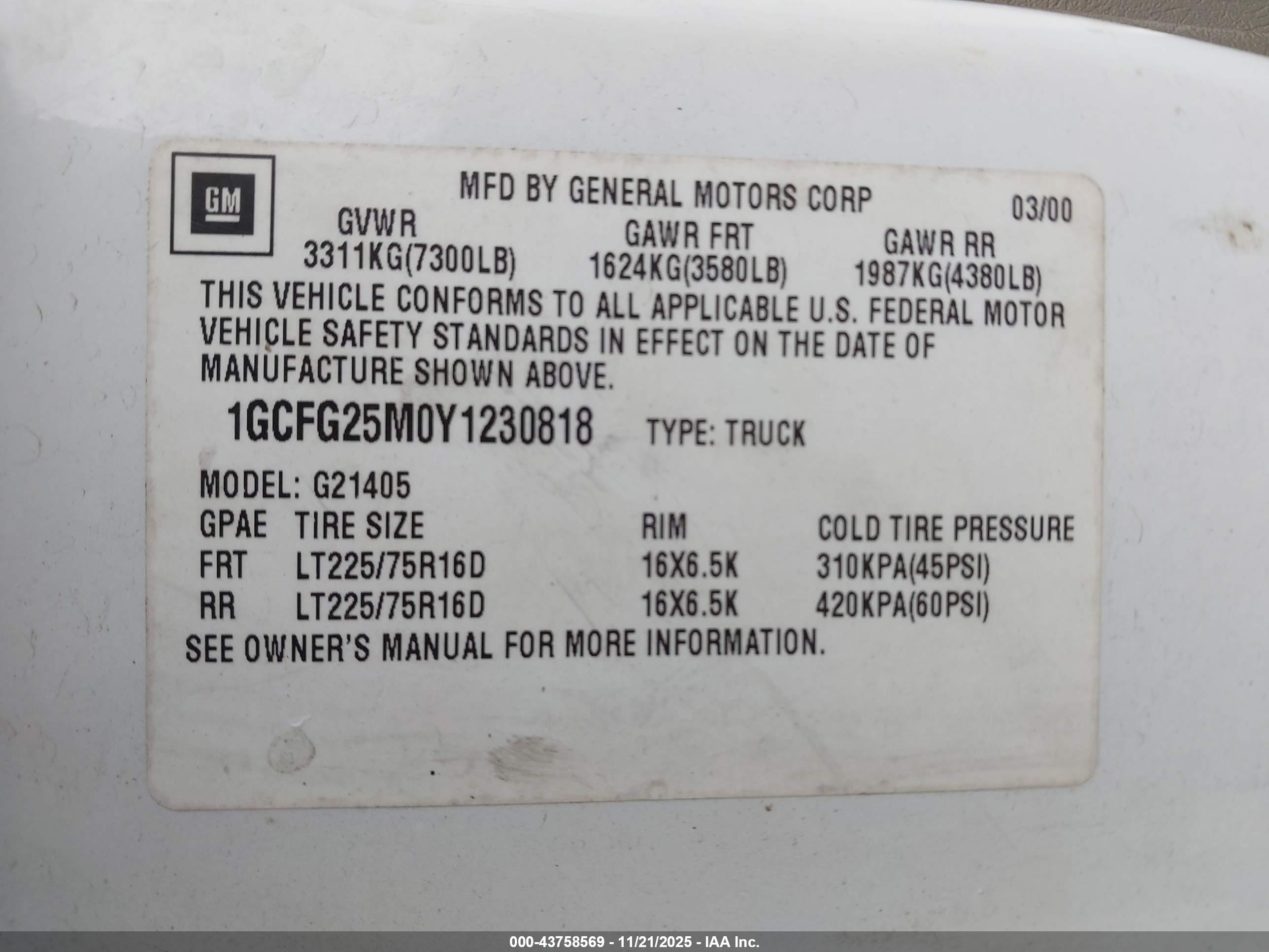 CHEVROLET EXPRESS image 9