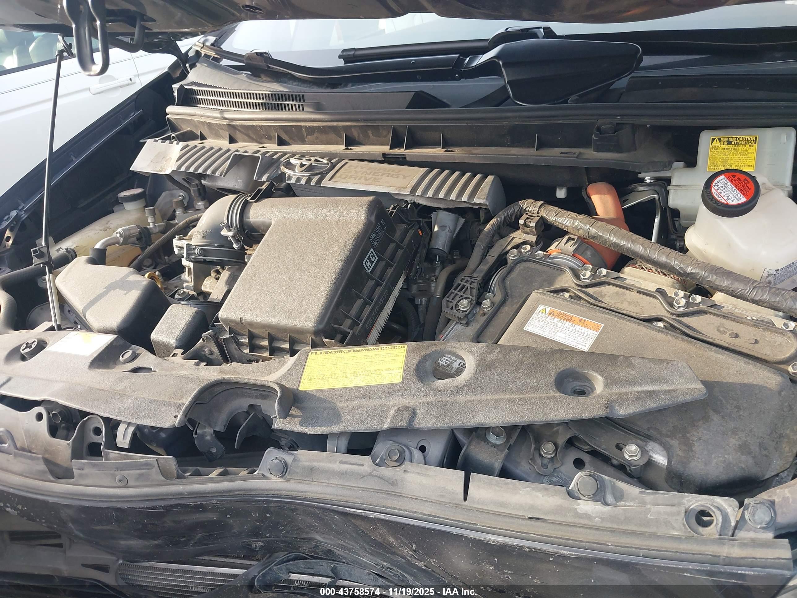 TOYOTA PRIUS image 10