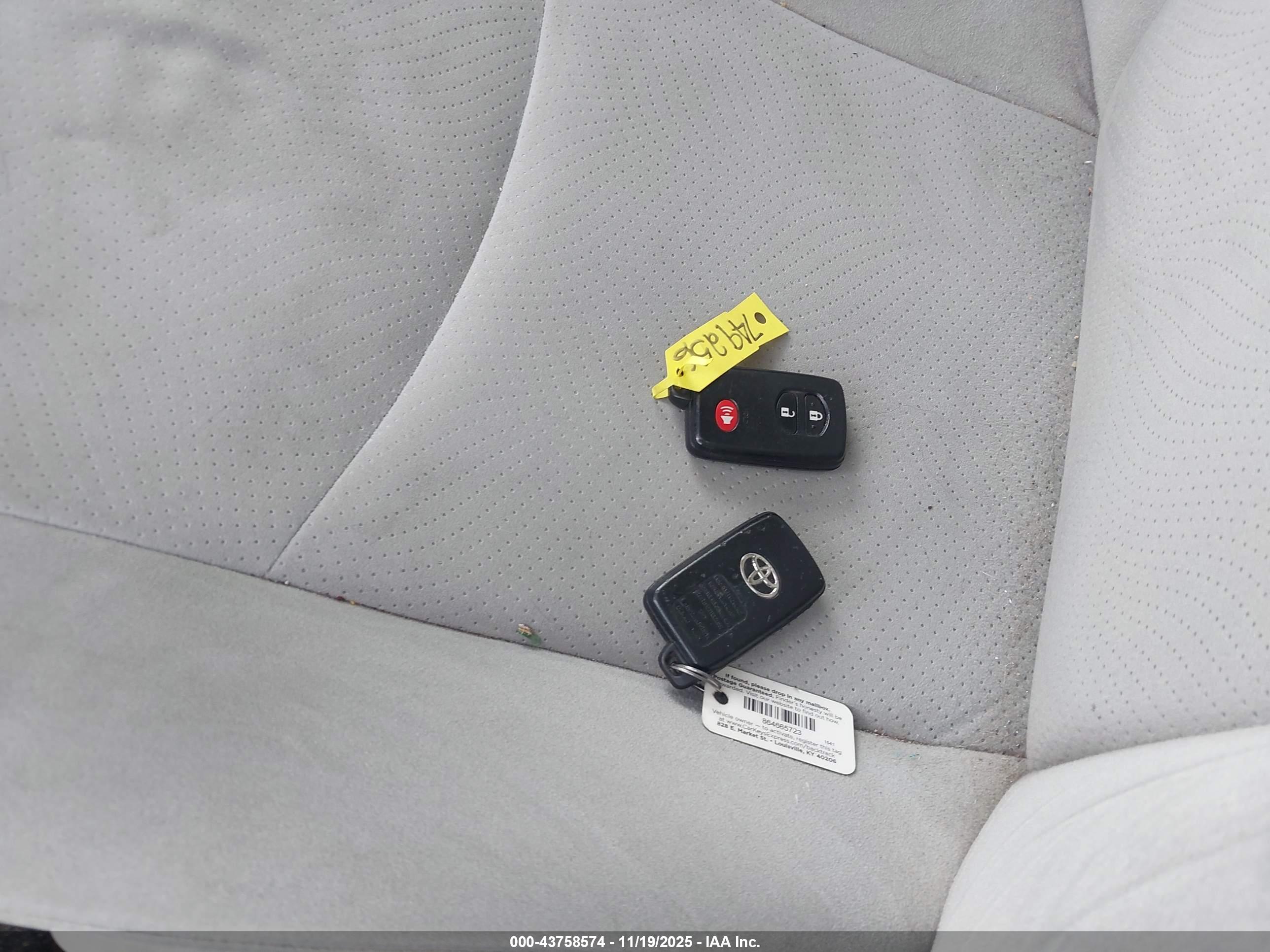 TOYOTA PRIUS image 11
