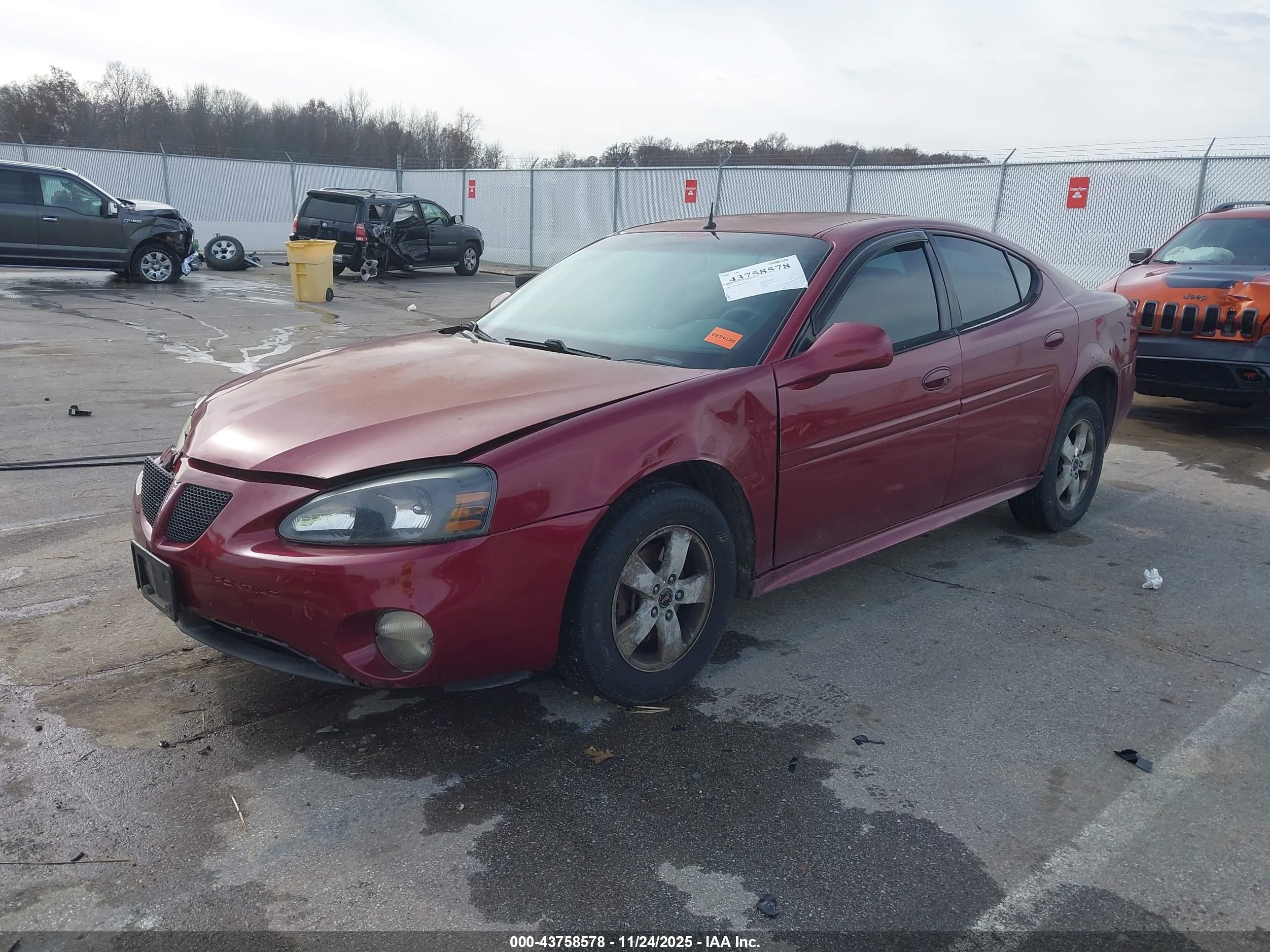 PONTIAC GRAND image 2
