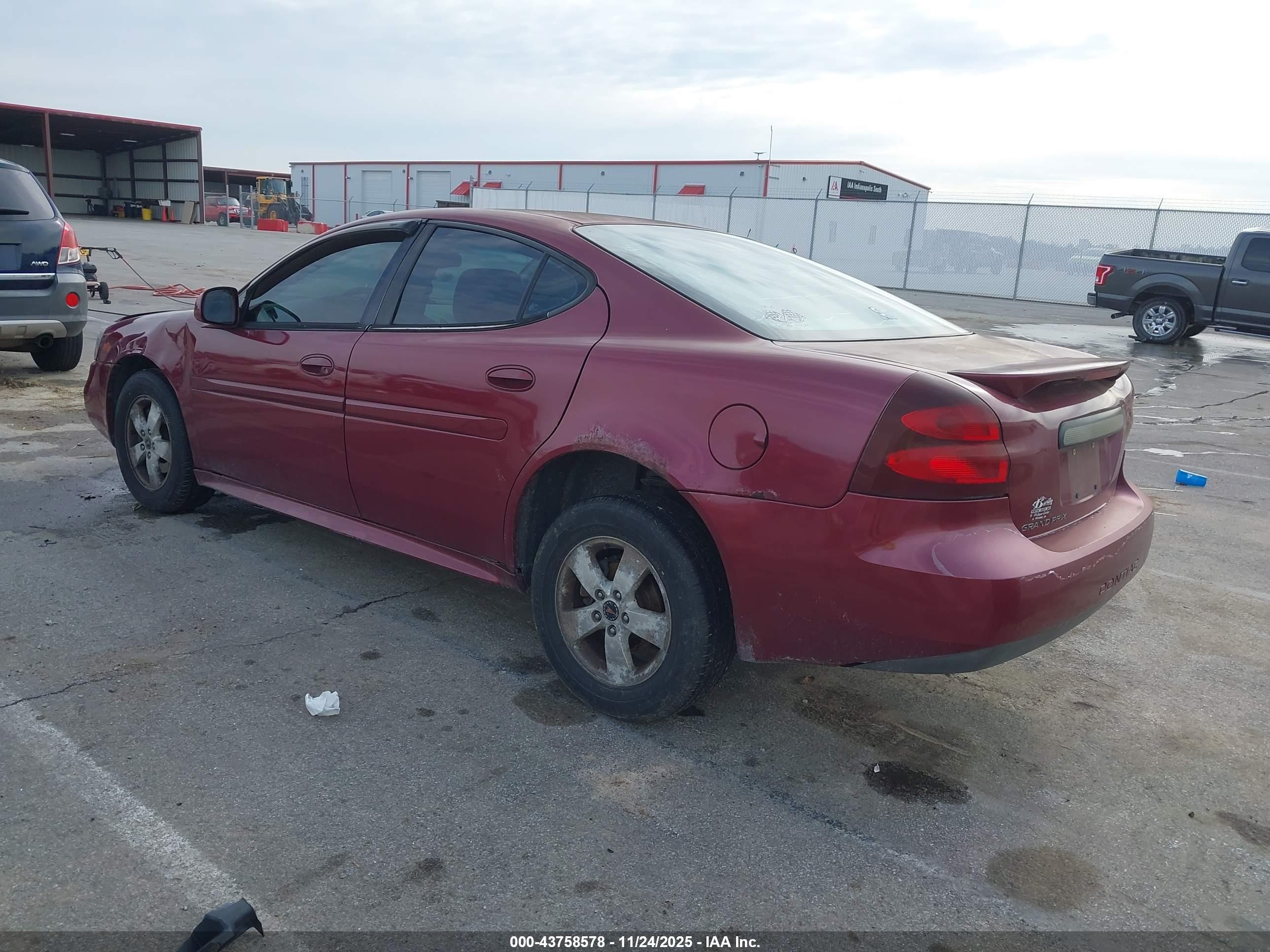 PONTIAC GRAND image 3