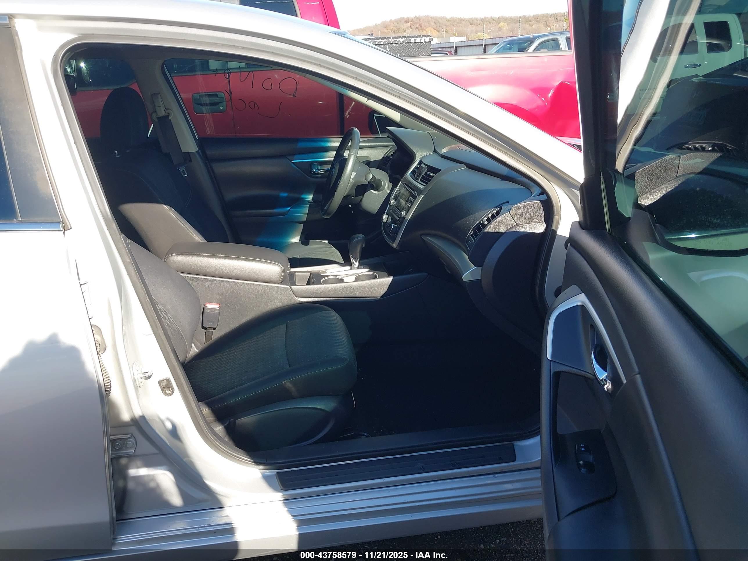 NISSAN ALTIMA image 5