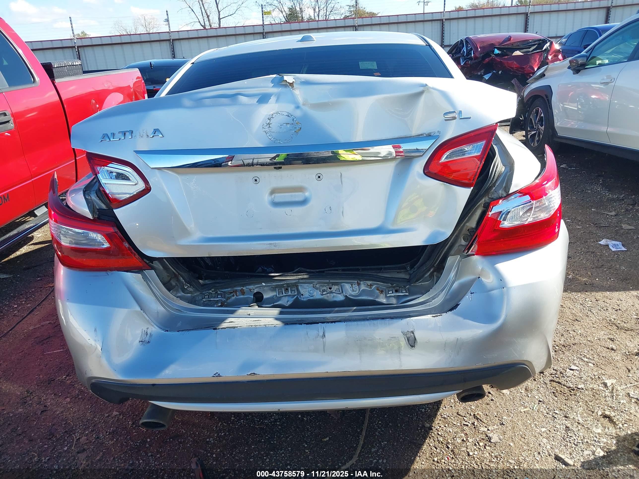 NISSAN ALTIMA image 6