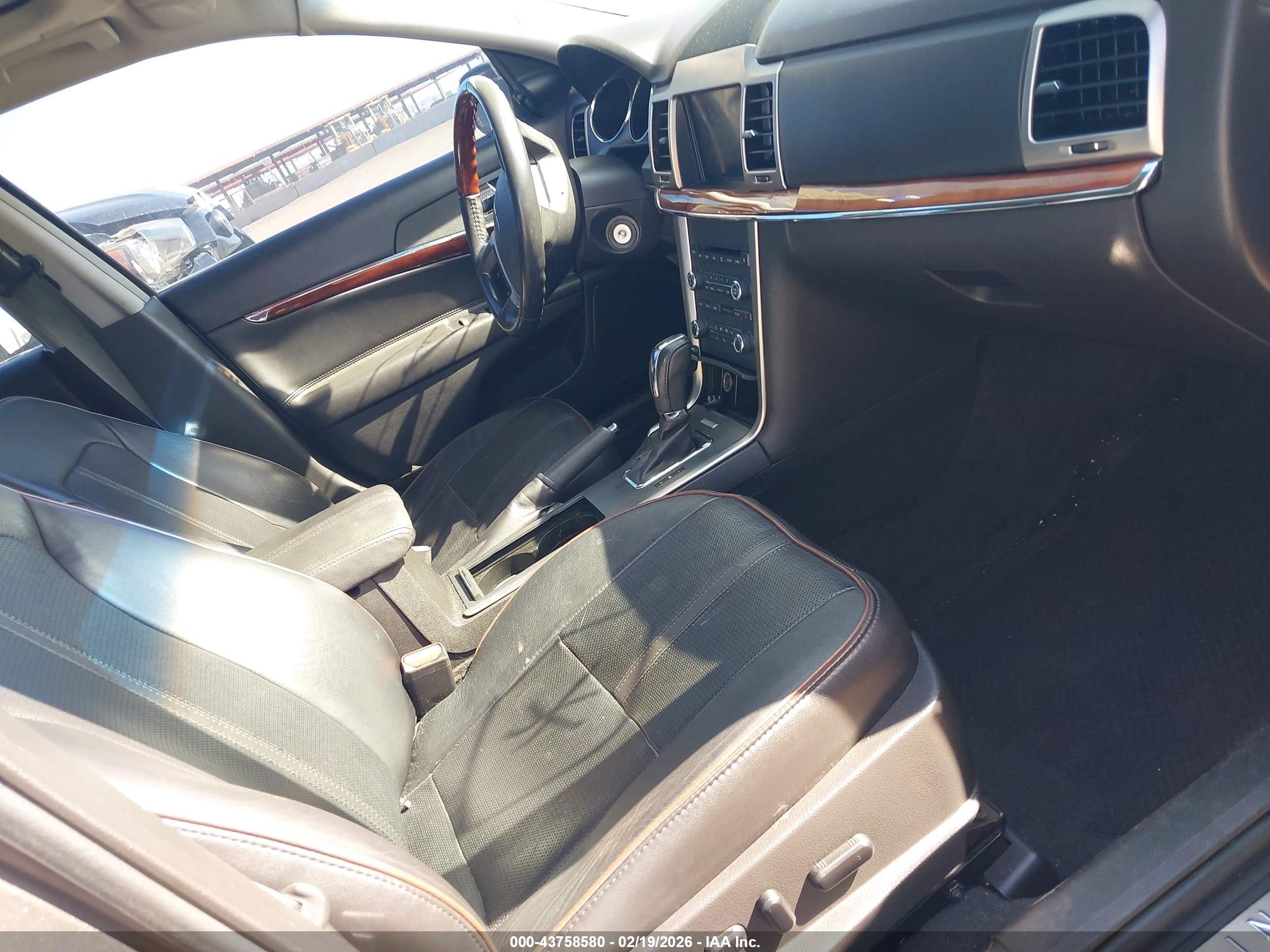 LINCOLN MKZ image 5