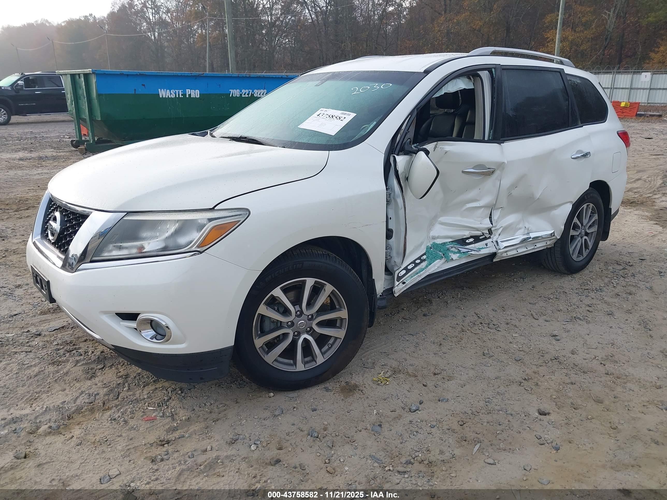 NISSAN PATHFINDER image 2