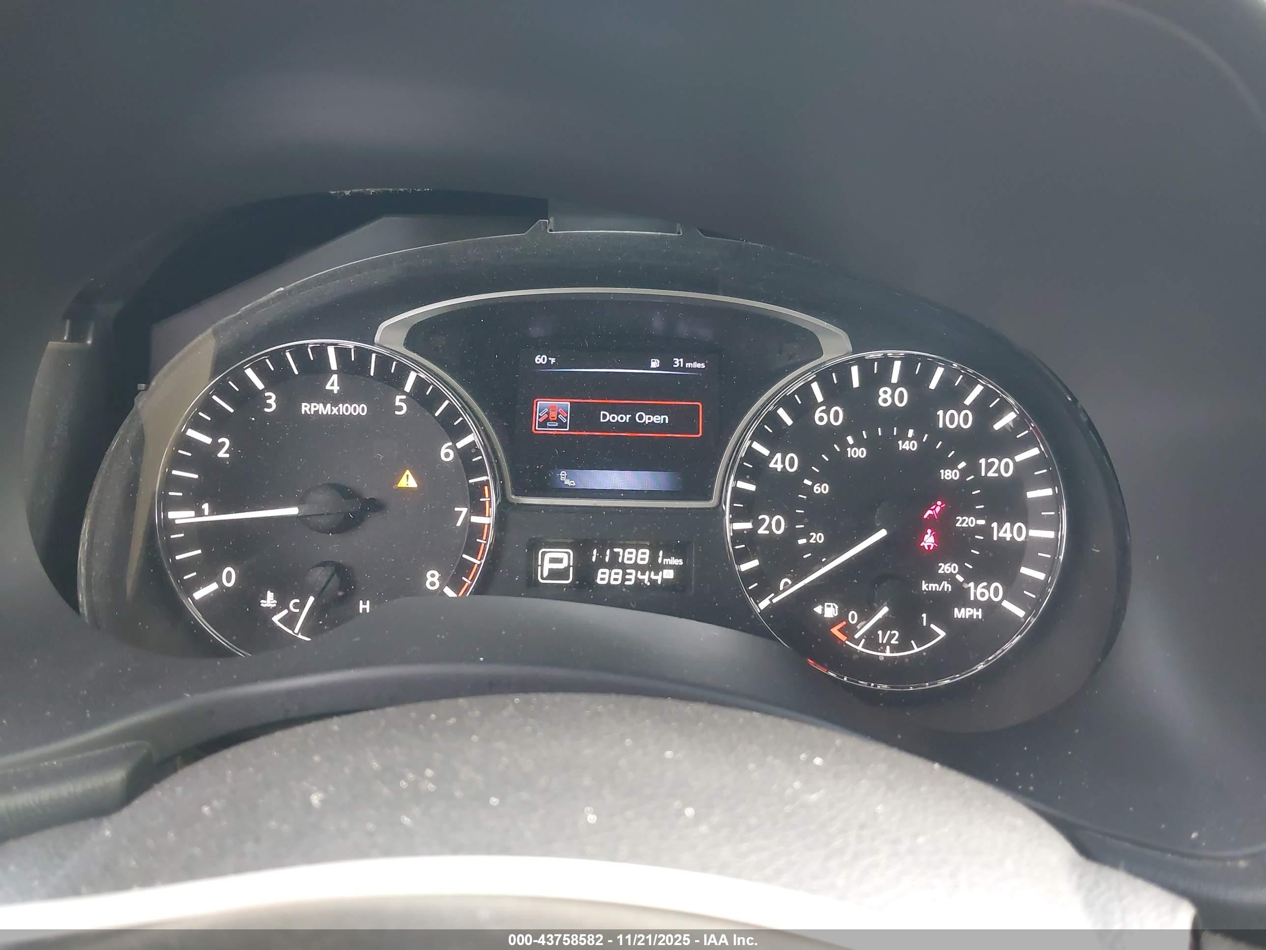 NISSAN PATHFINDER image 7