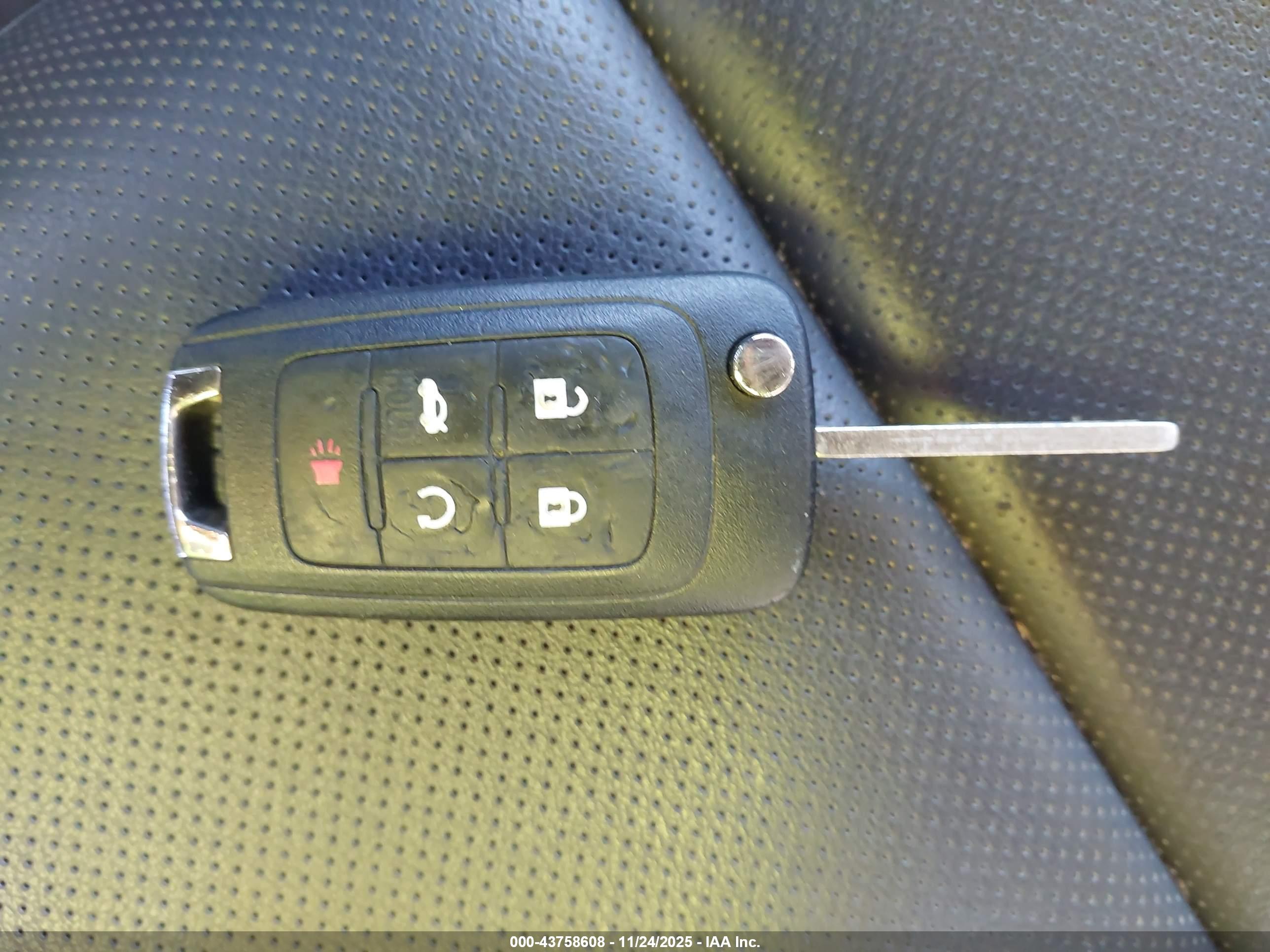 GMC TERRAIN image 11