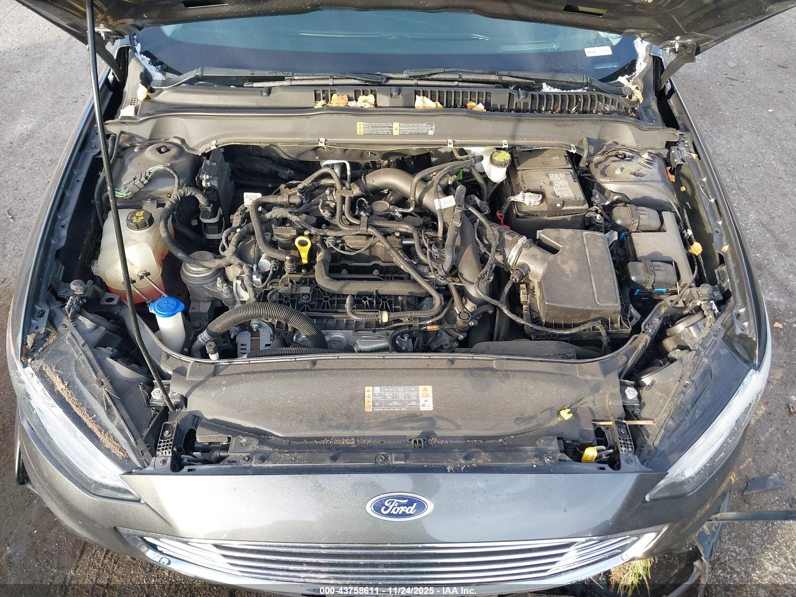 FORD FUSION image 10