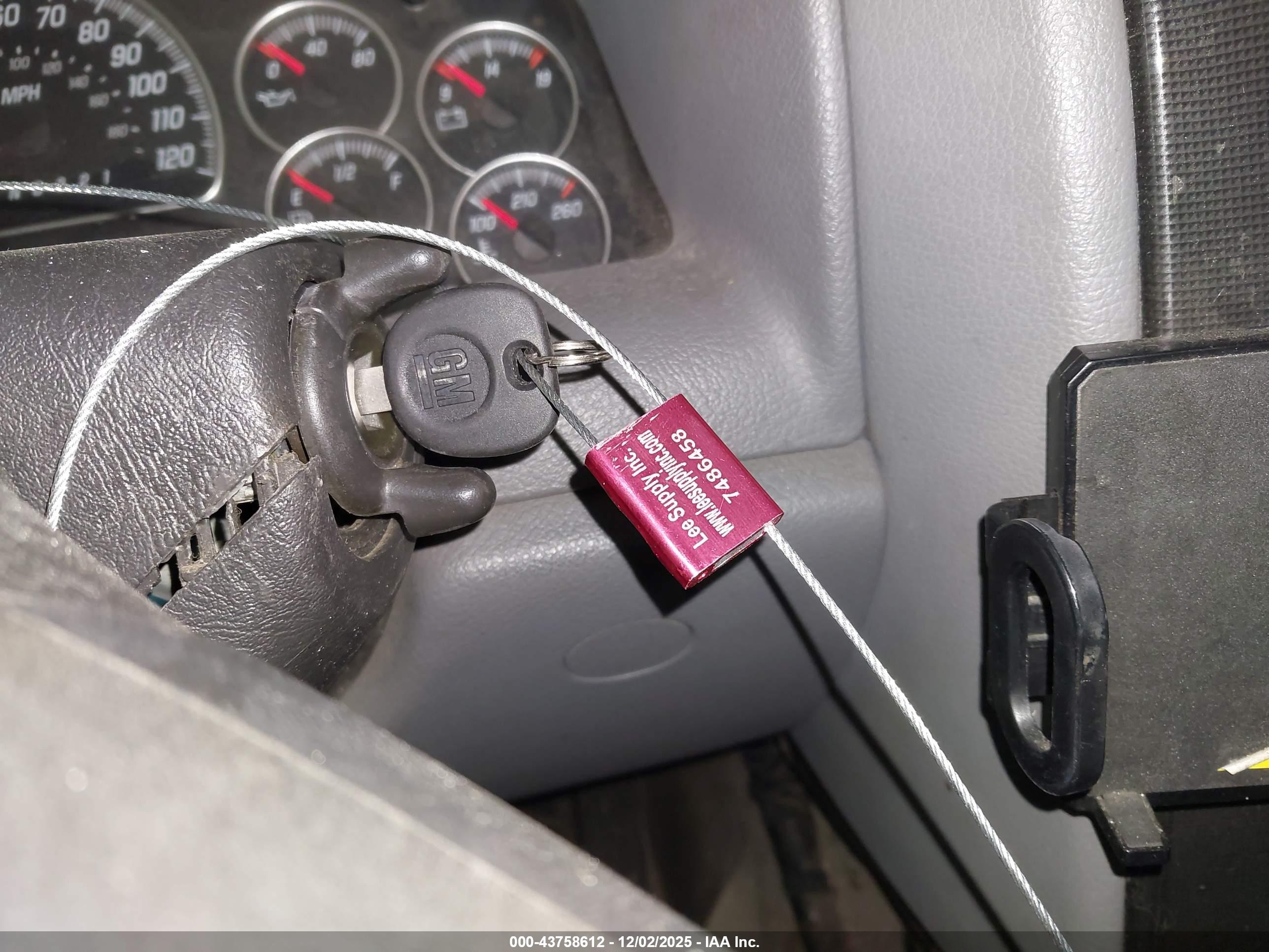GMC ENVOY image 11