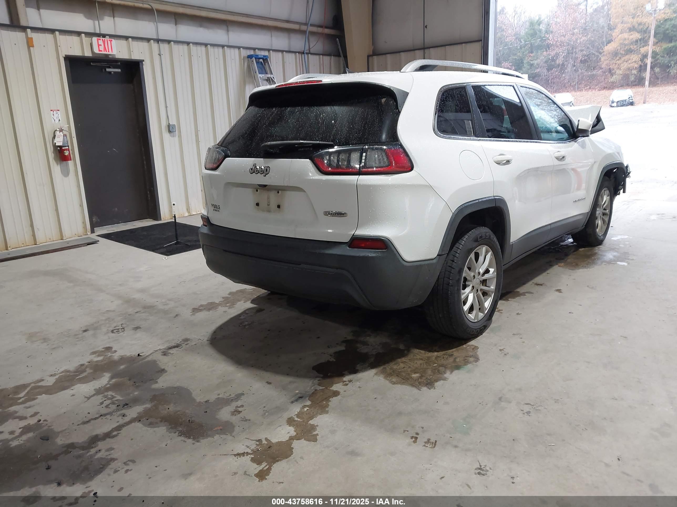 JEEP CHEROKEE image 4