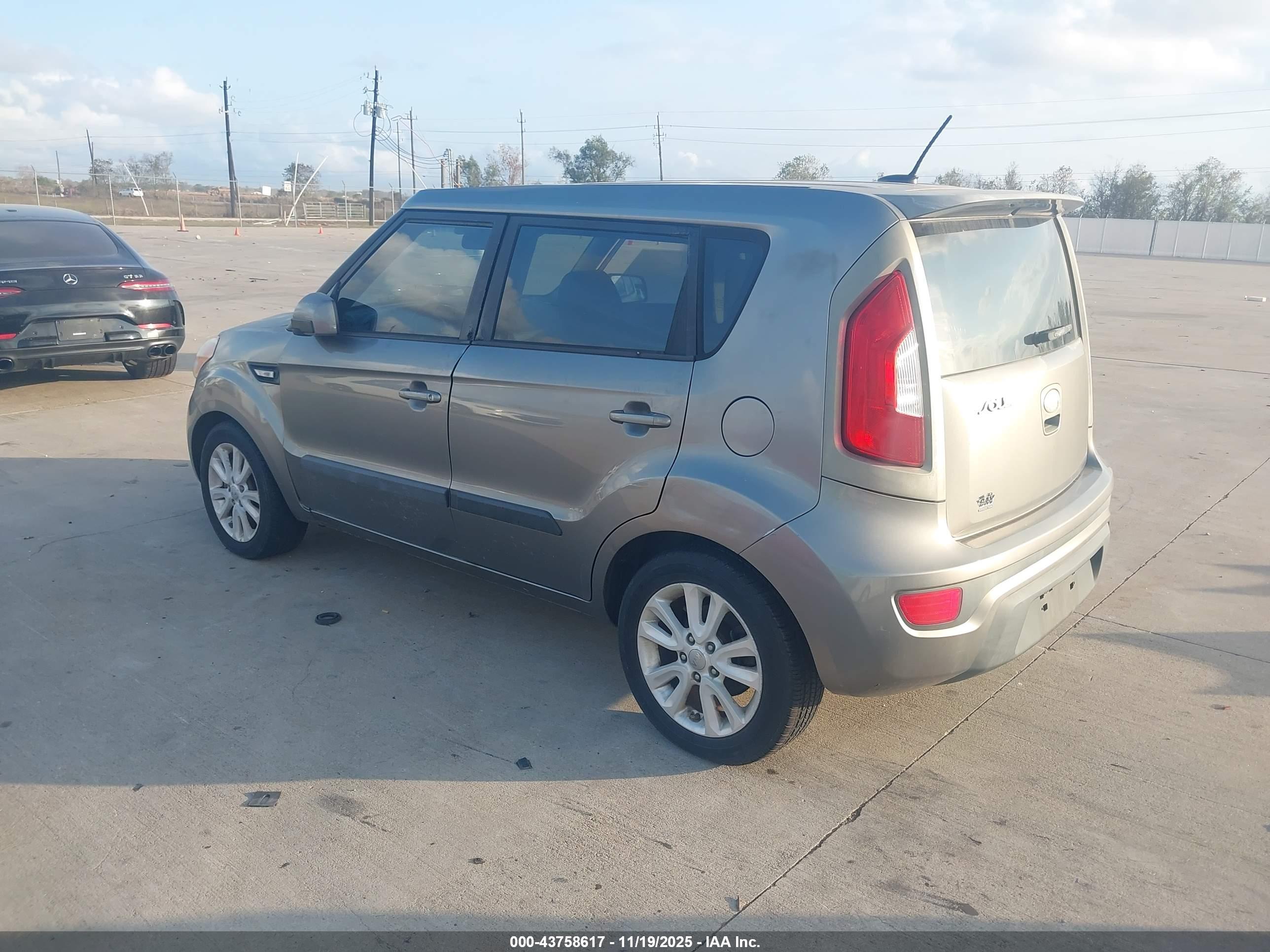 KIA SOUL image 3