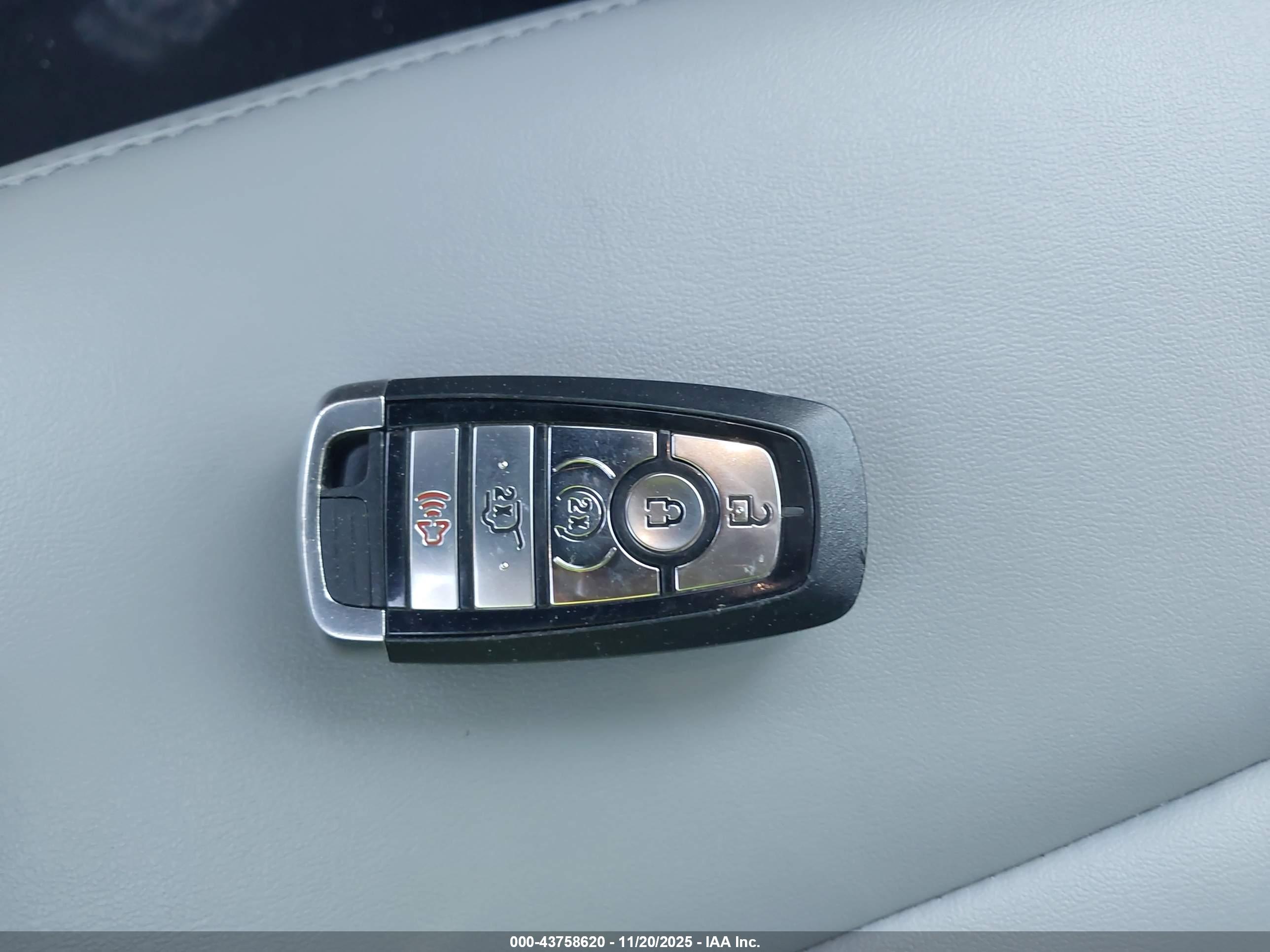FORD EXPLORER image 11