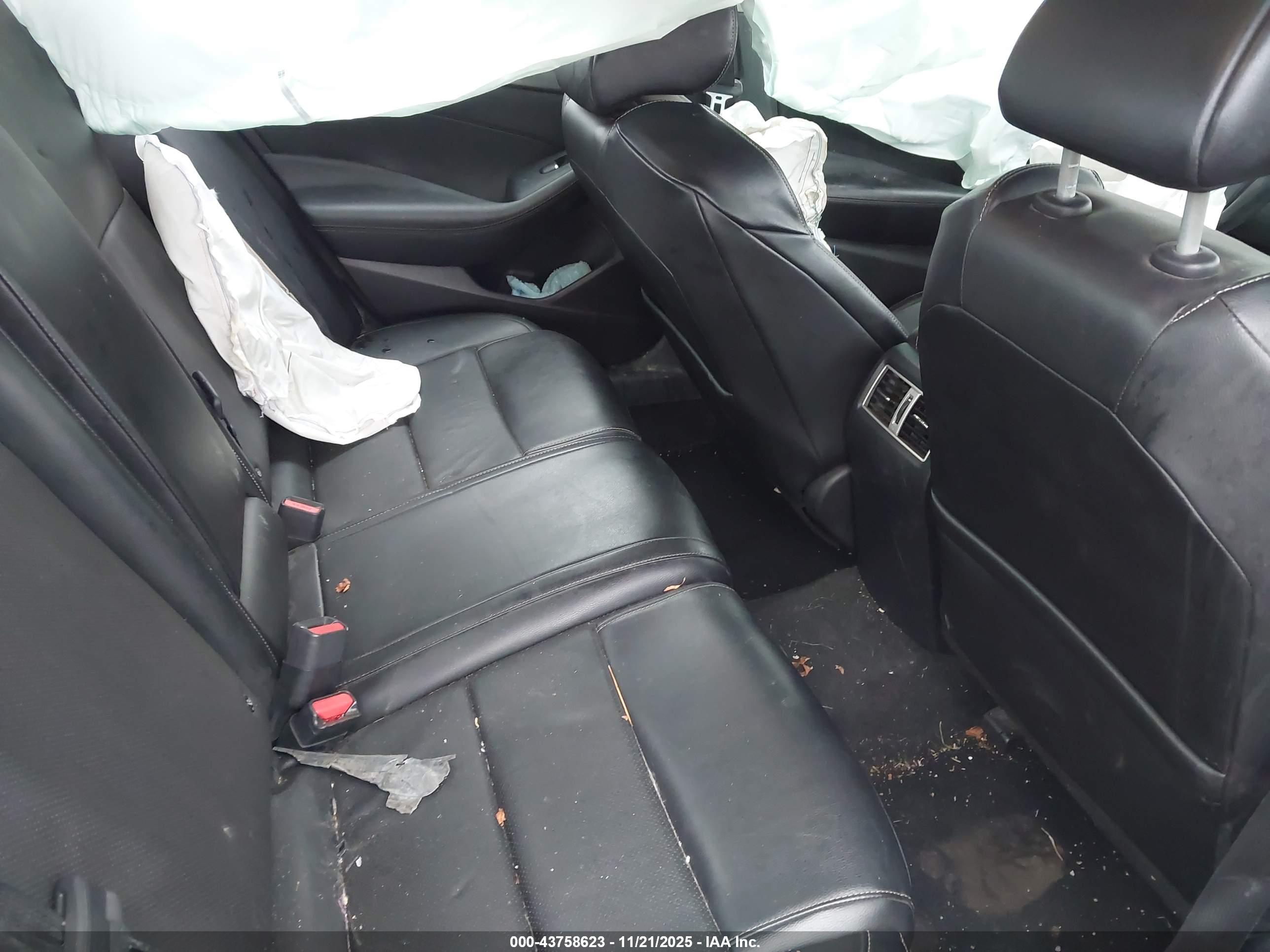 NISSAN MAXIMA image 8