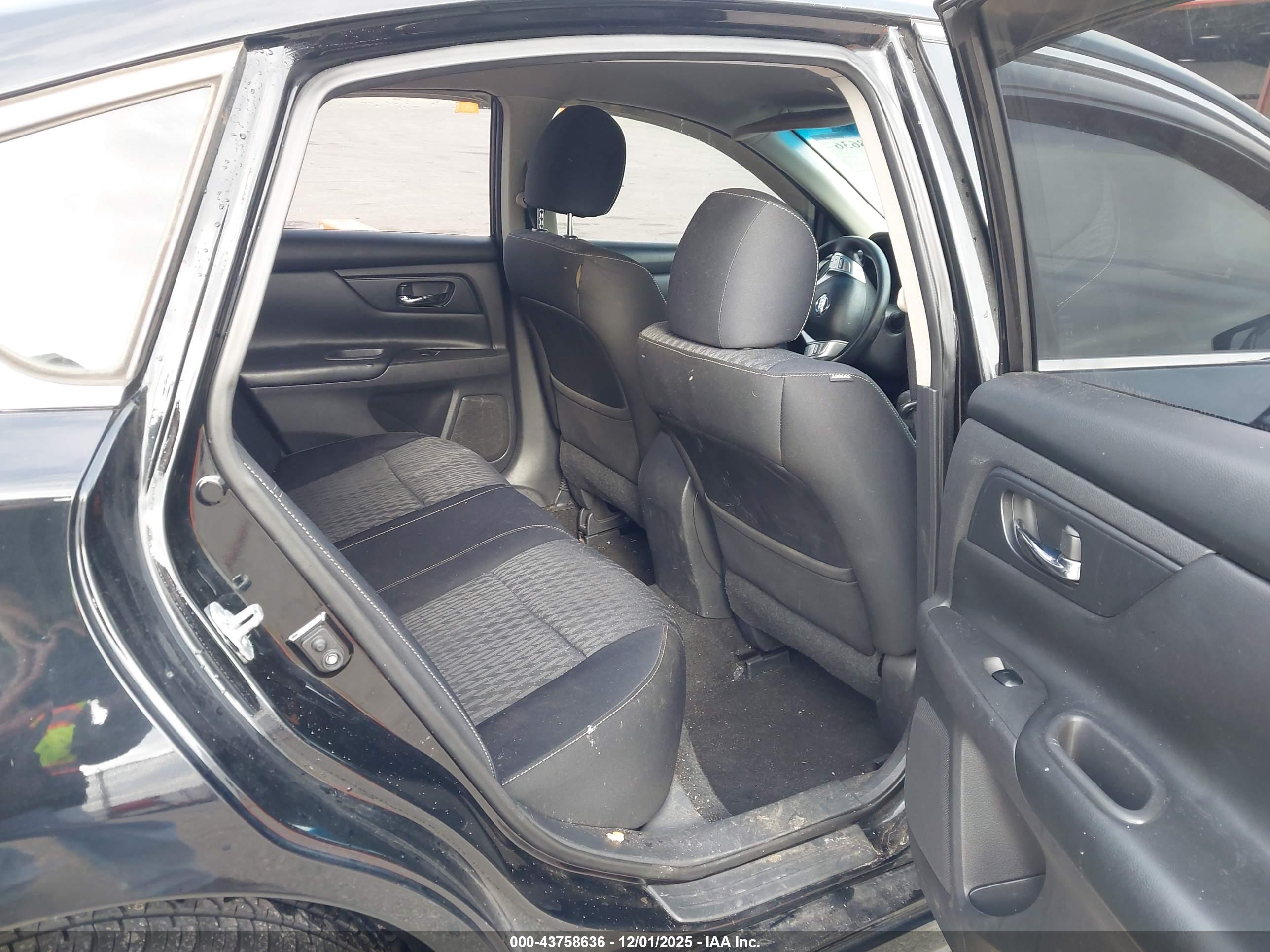 NISSAN ALTIMA image 8