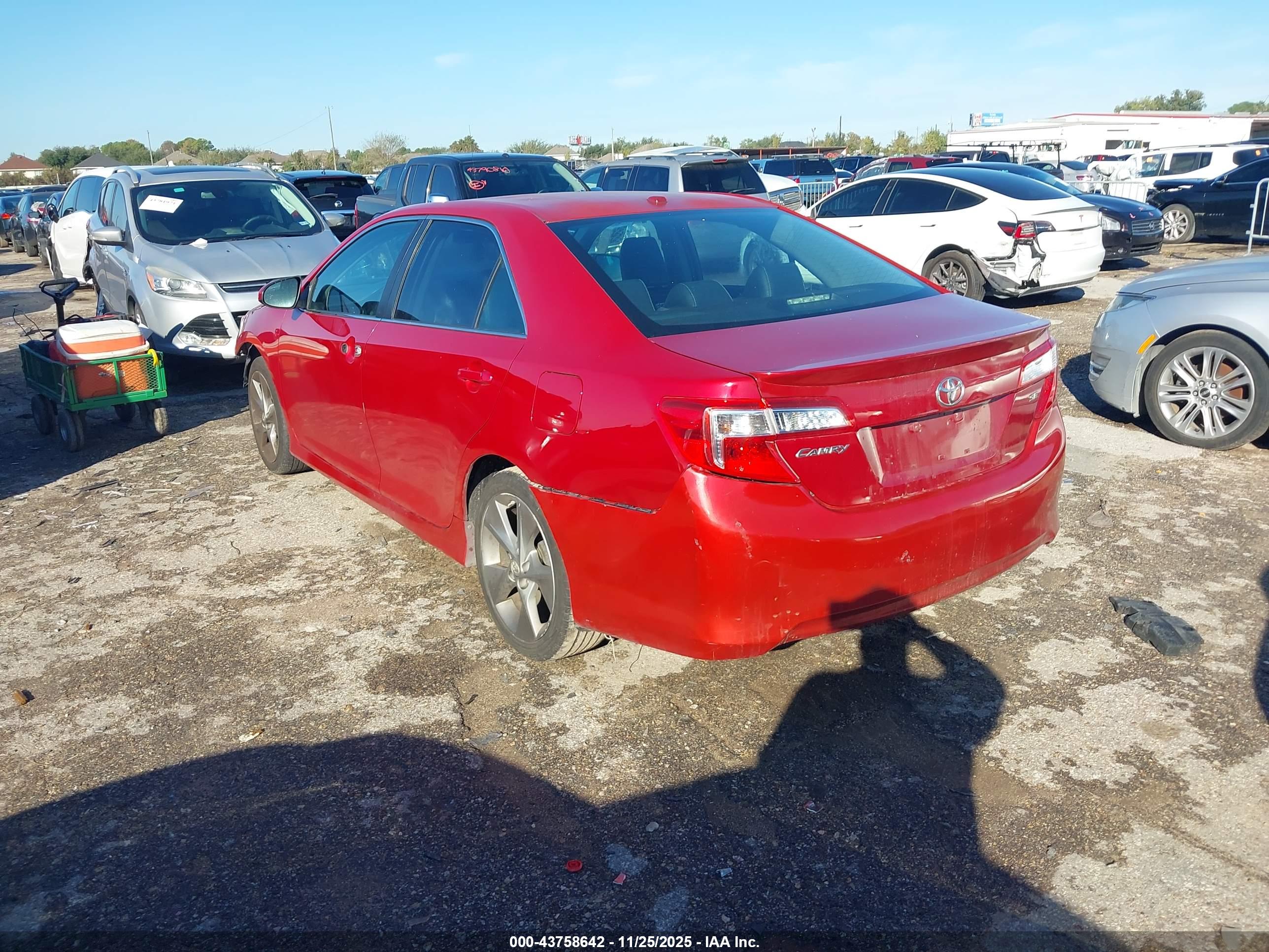 TOYOTA CAMRY image 3