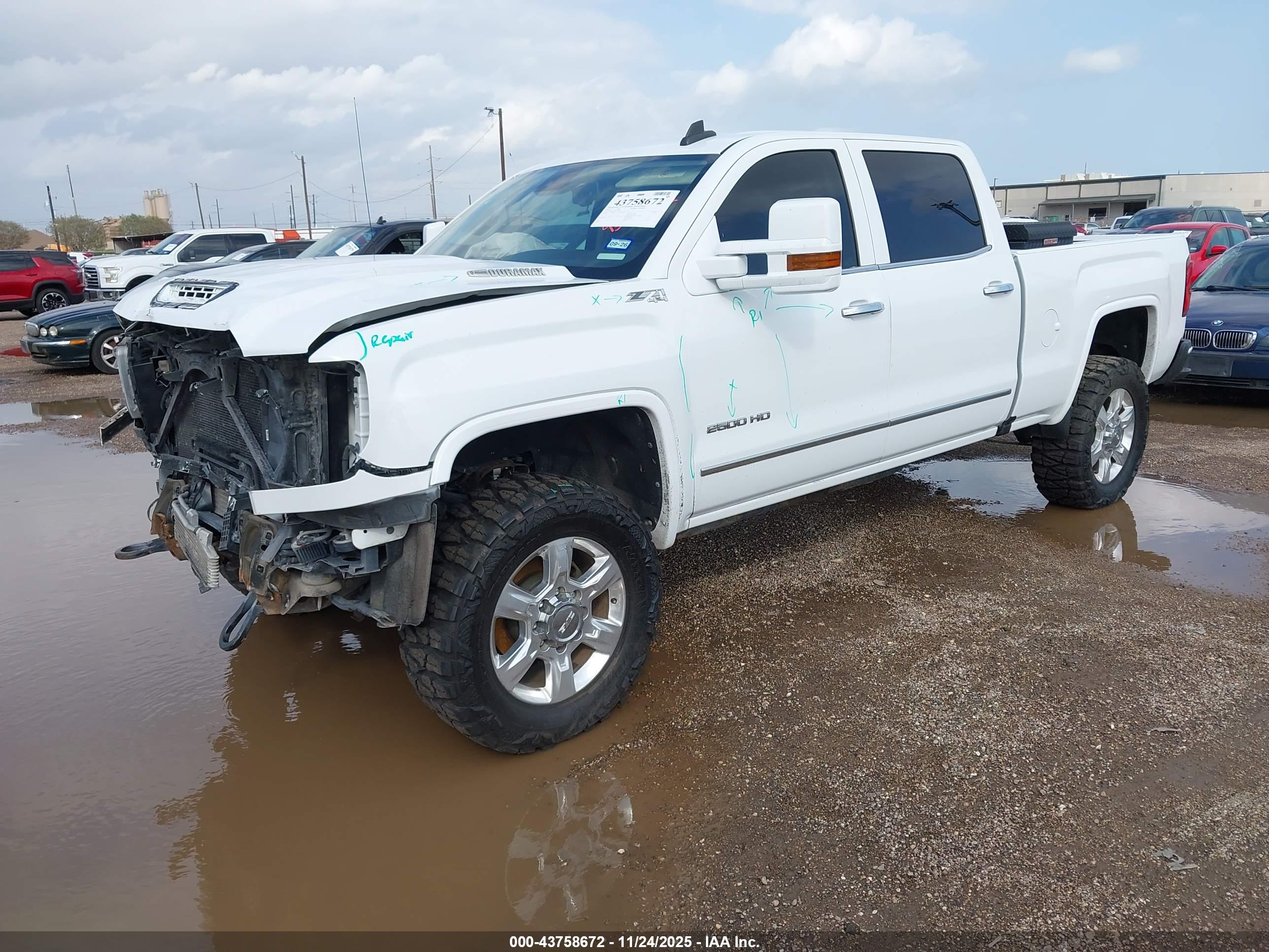 GMC SIERRA image 2