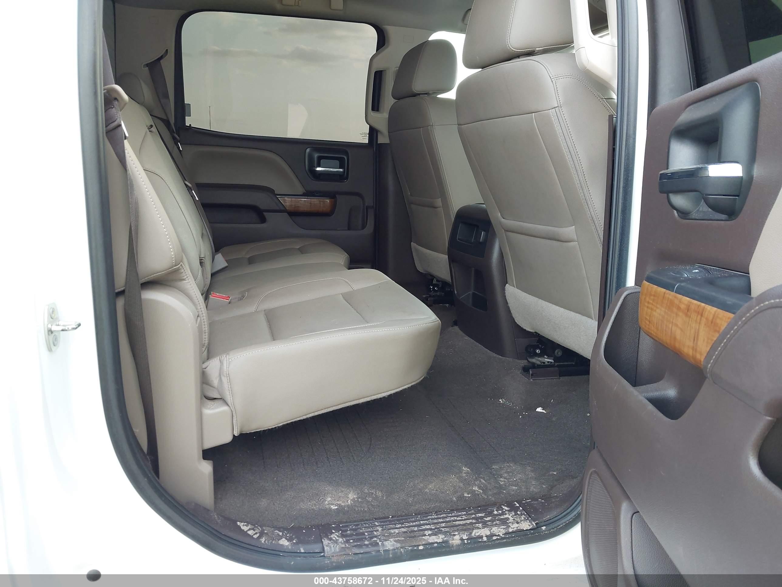 GMC SIERRA image 8