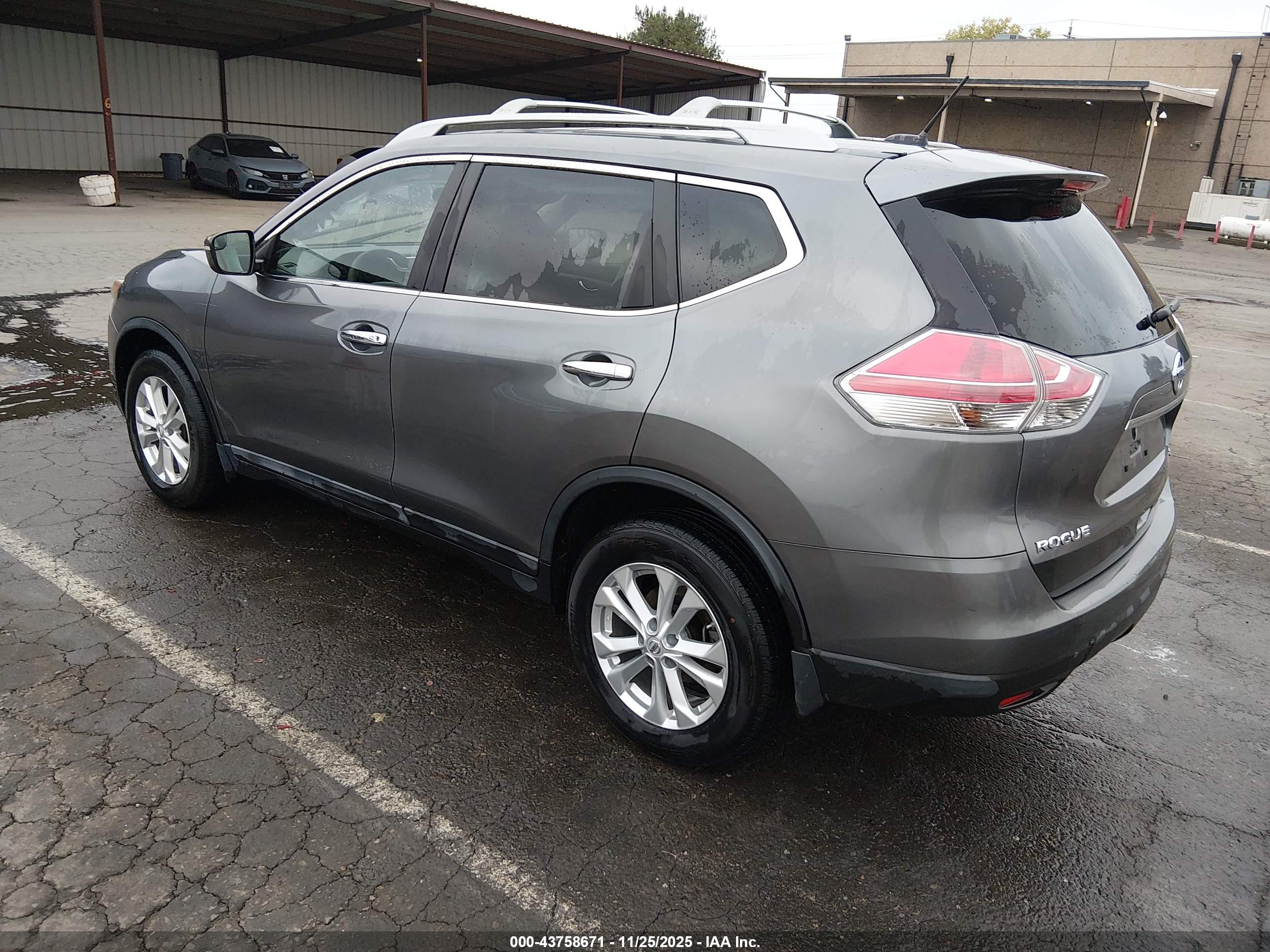NISSAN ROGUE image 3