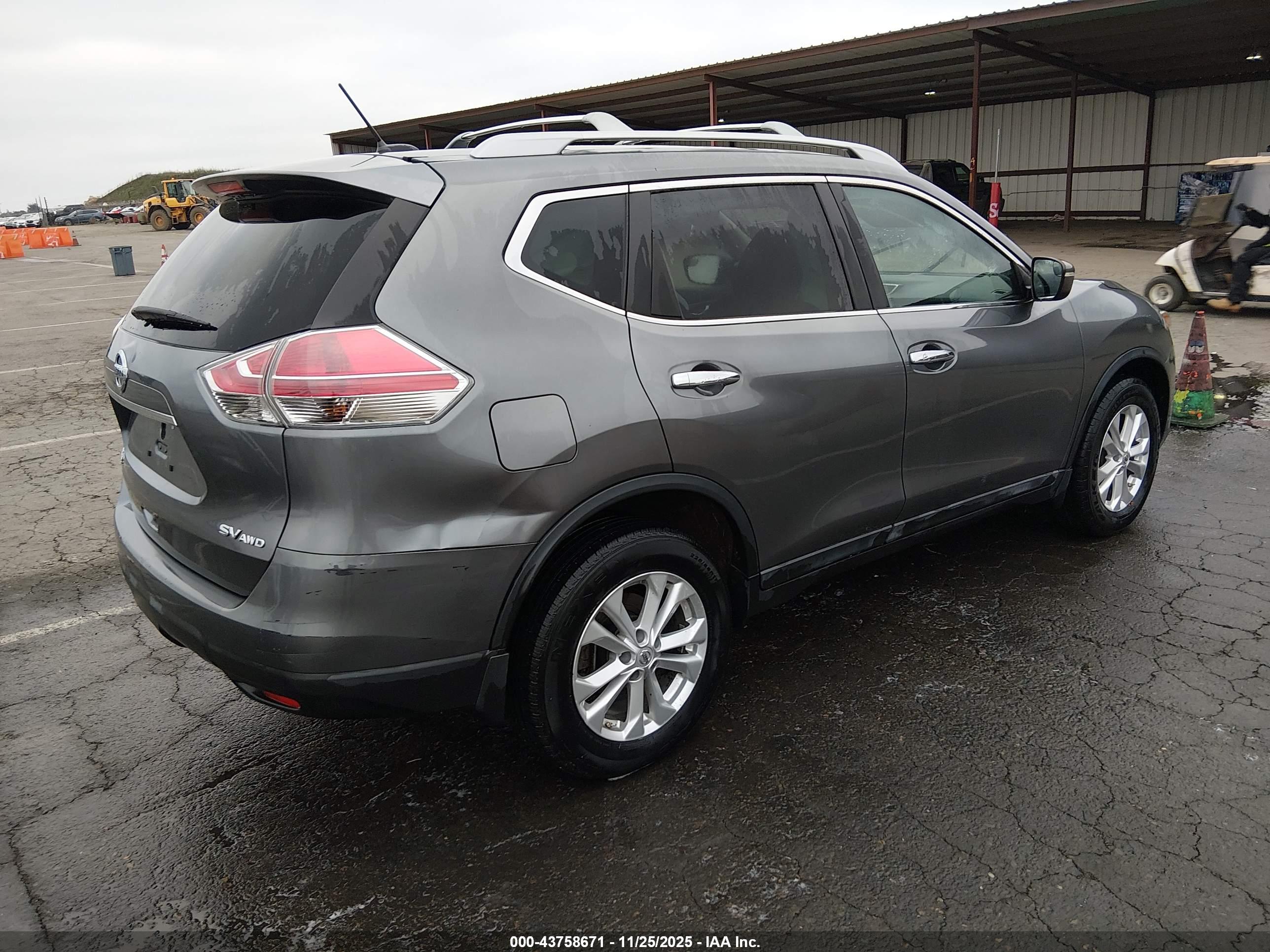NISSAN ROGUE image 4