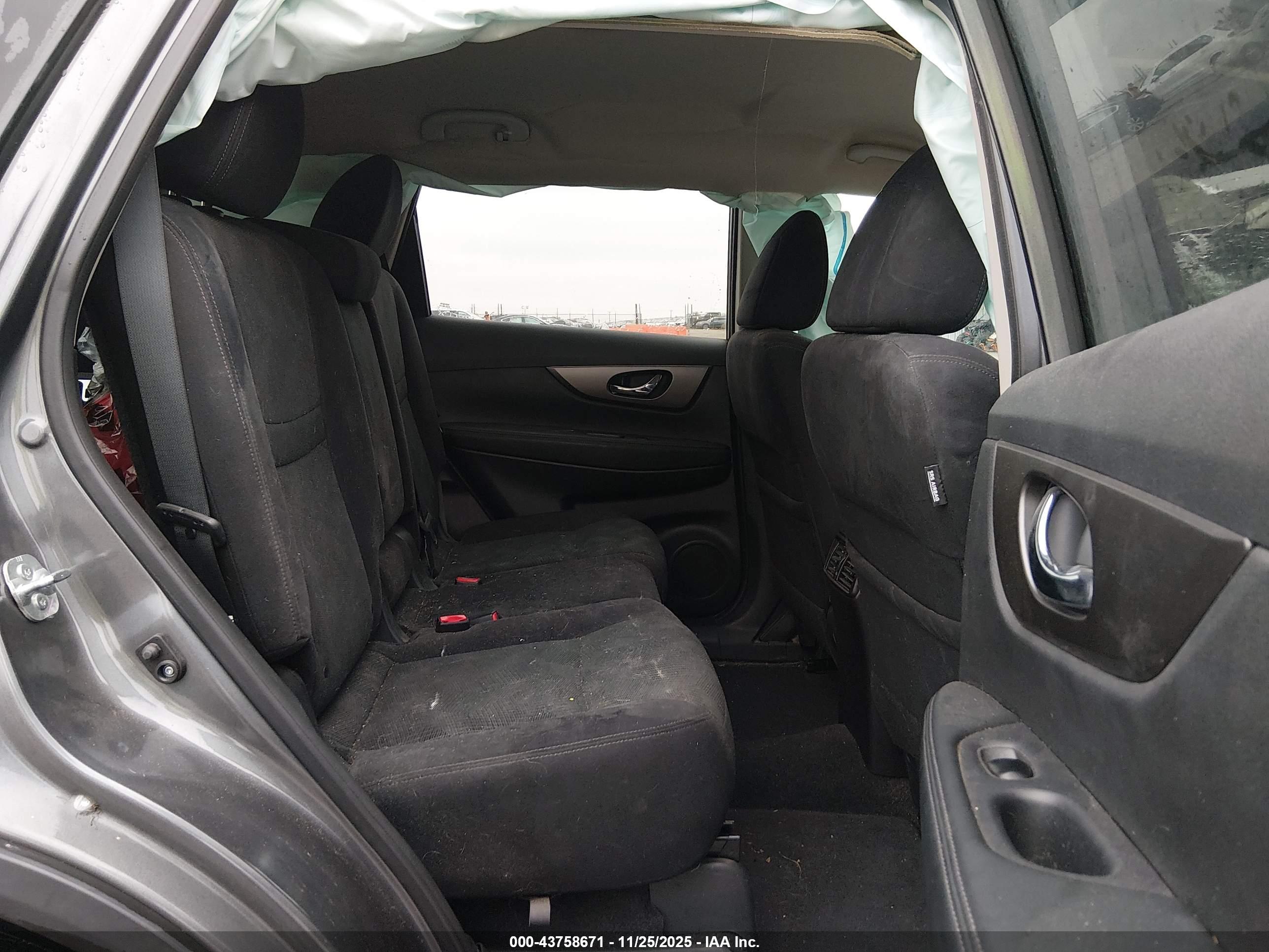 NISSAN ROGUE image 8