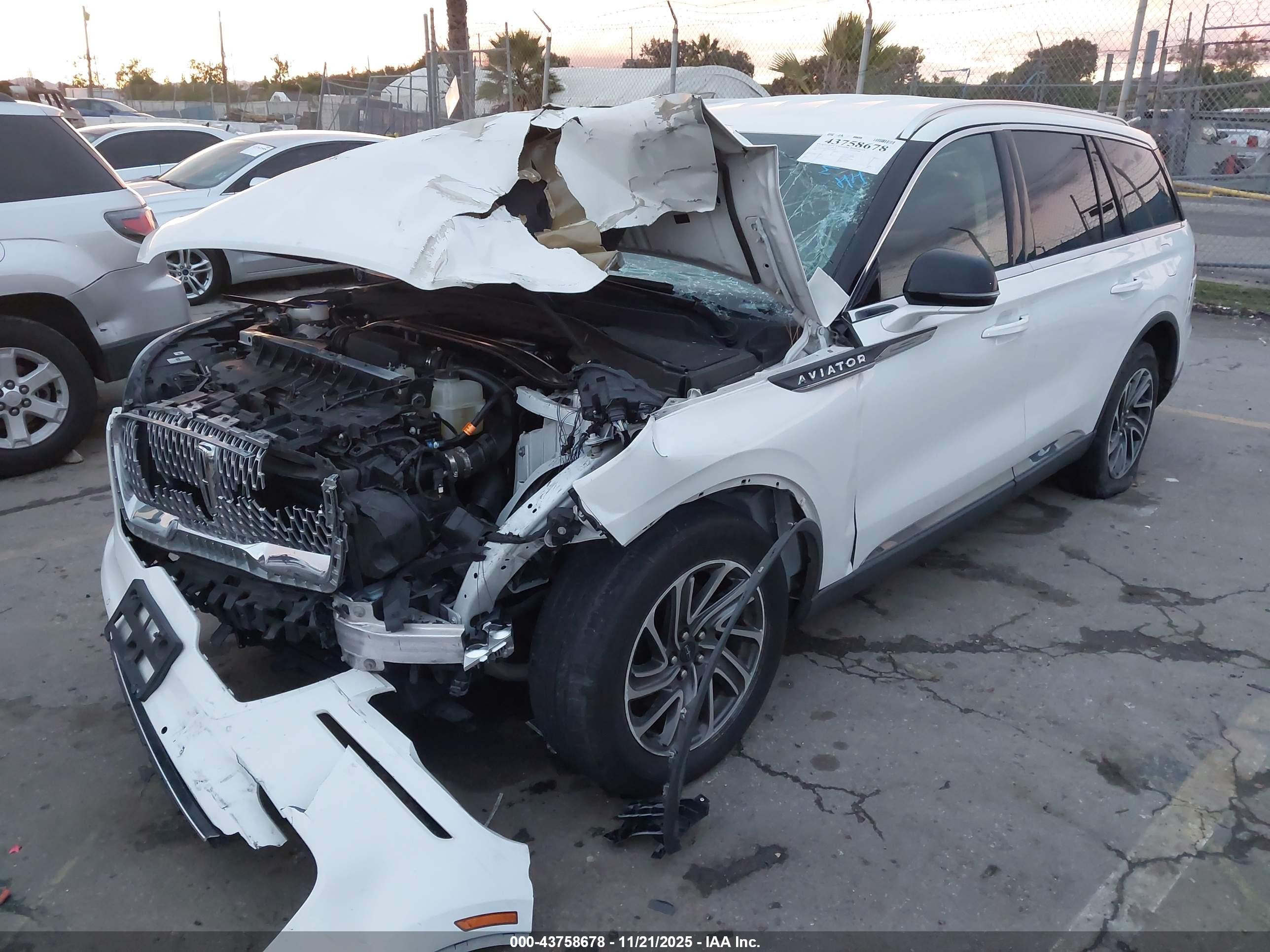 LINCOLN AVIATOR image 2