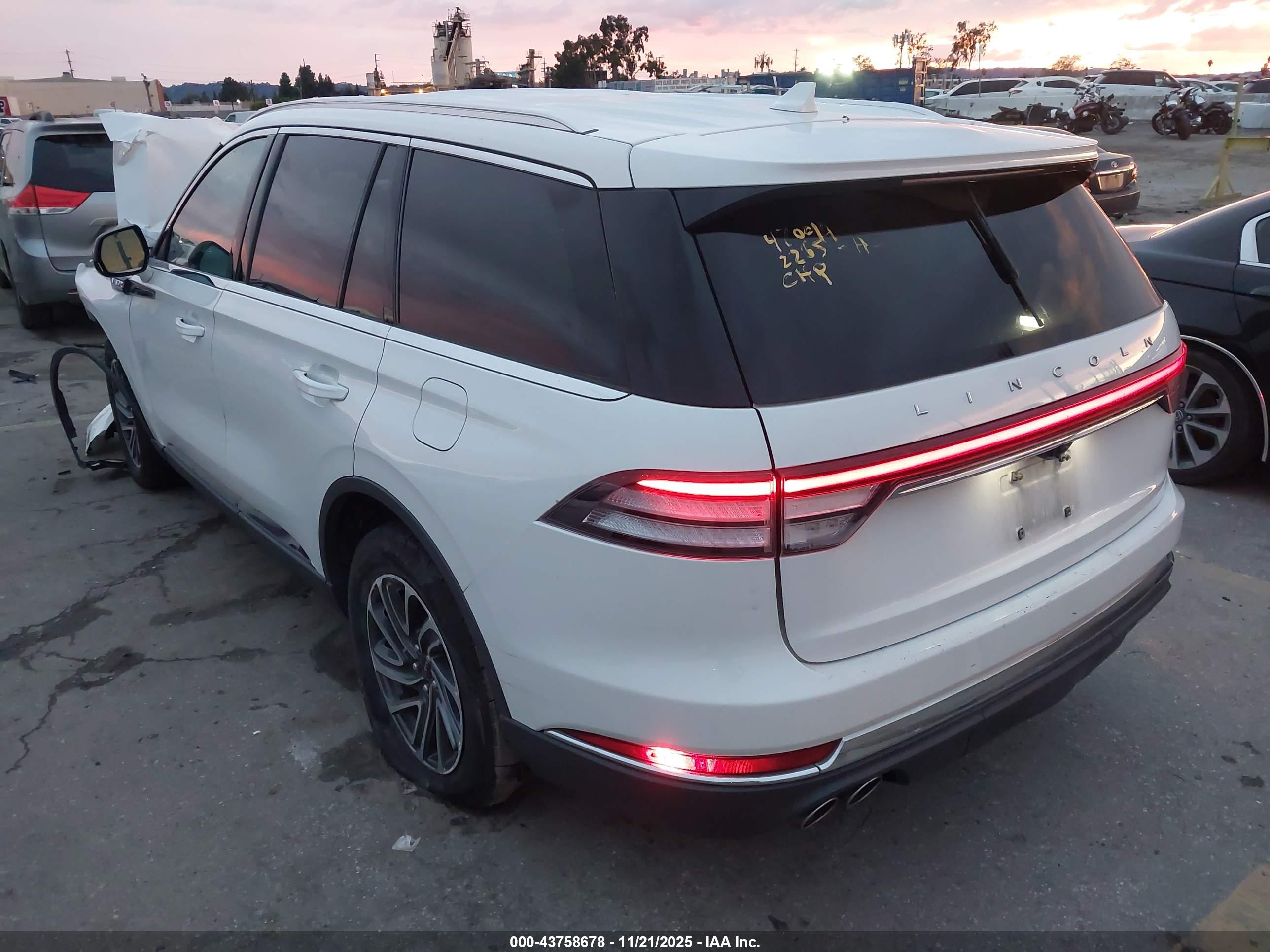 LINCOLN AVIATOR image 3
