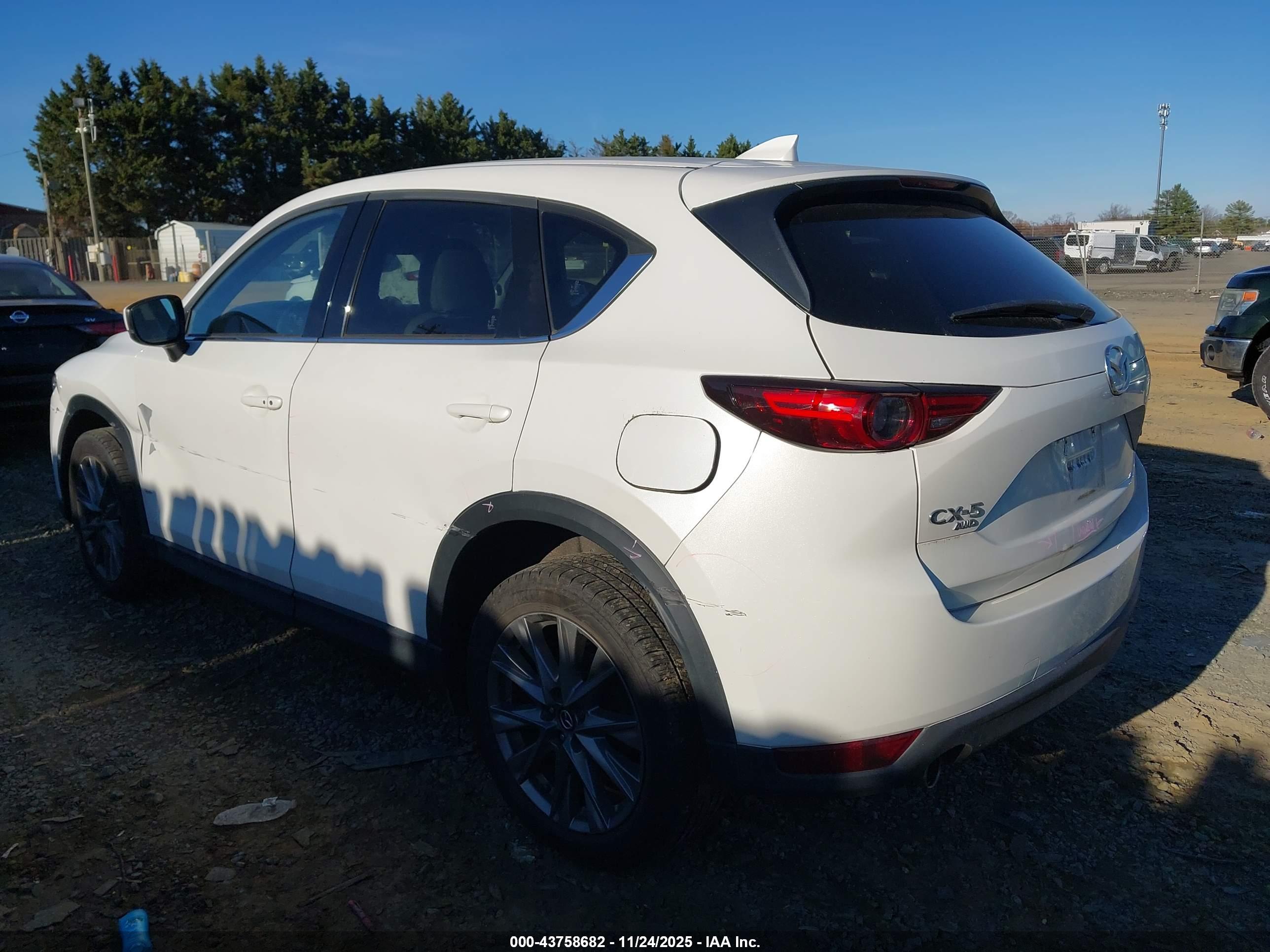 MAZDA CX-5 image 3