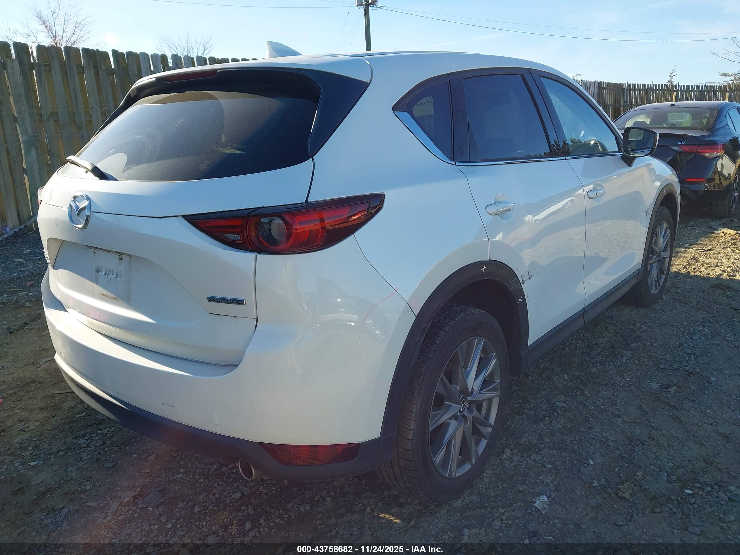 MAZDA CX-5 image 4
