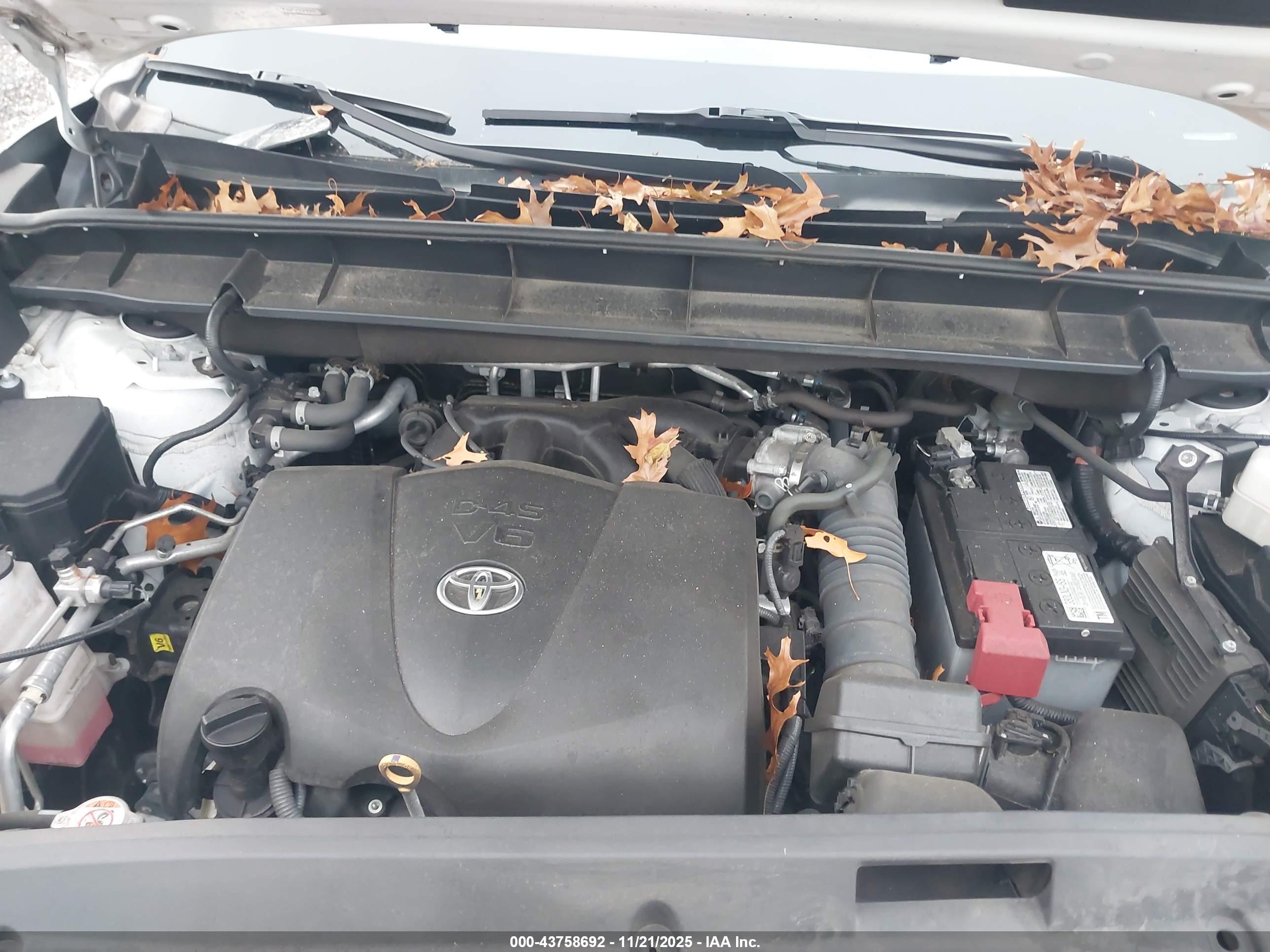 TOYOTA HIGHLANDER image 10