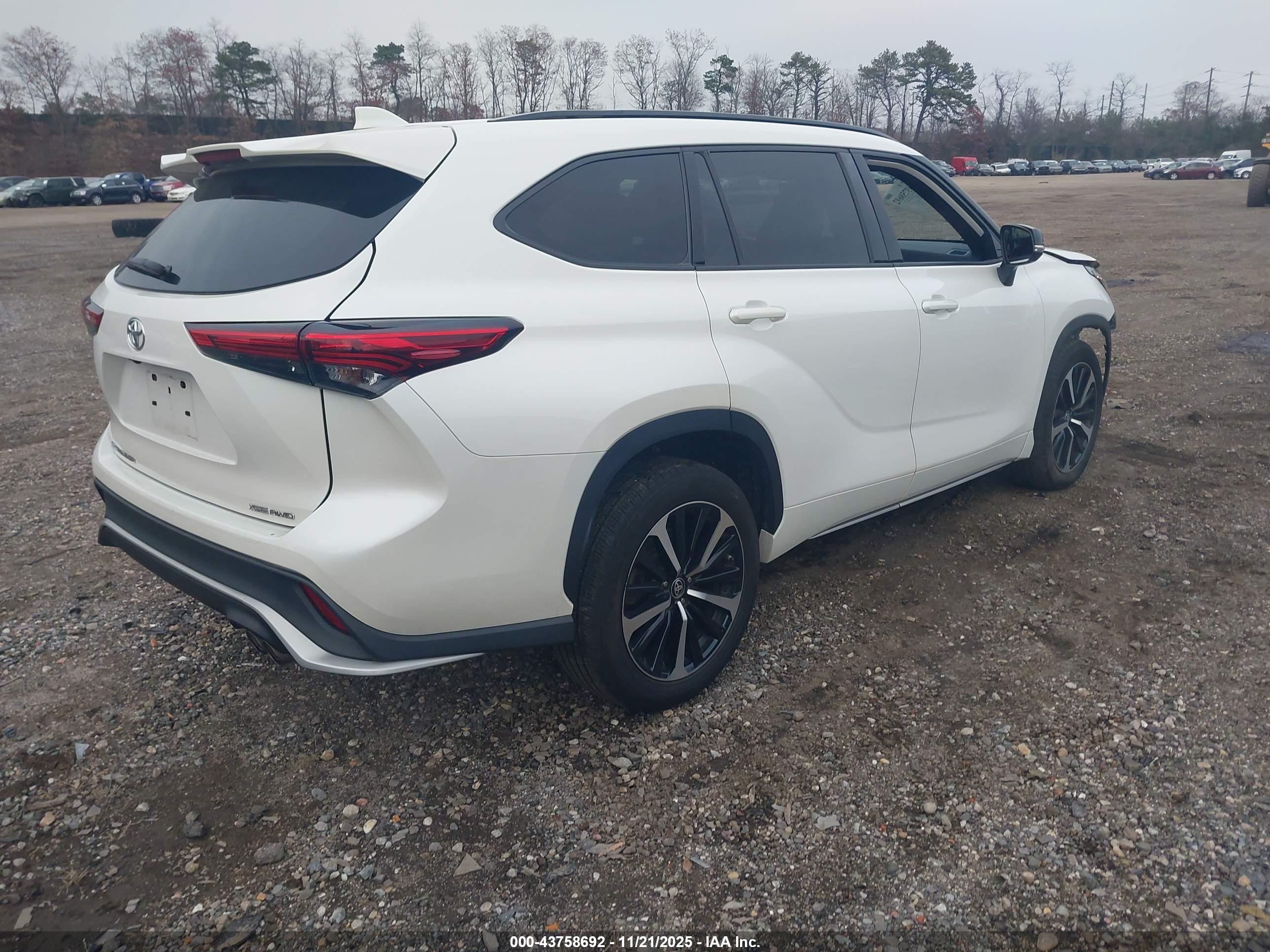 TOYOTA HIGHLANDER image 4