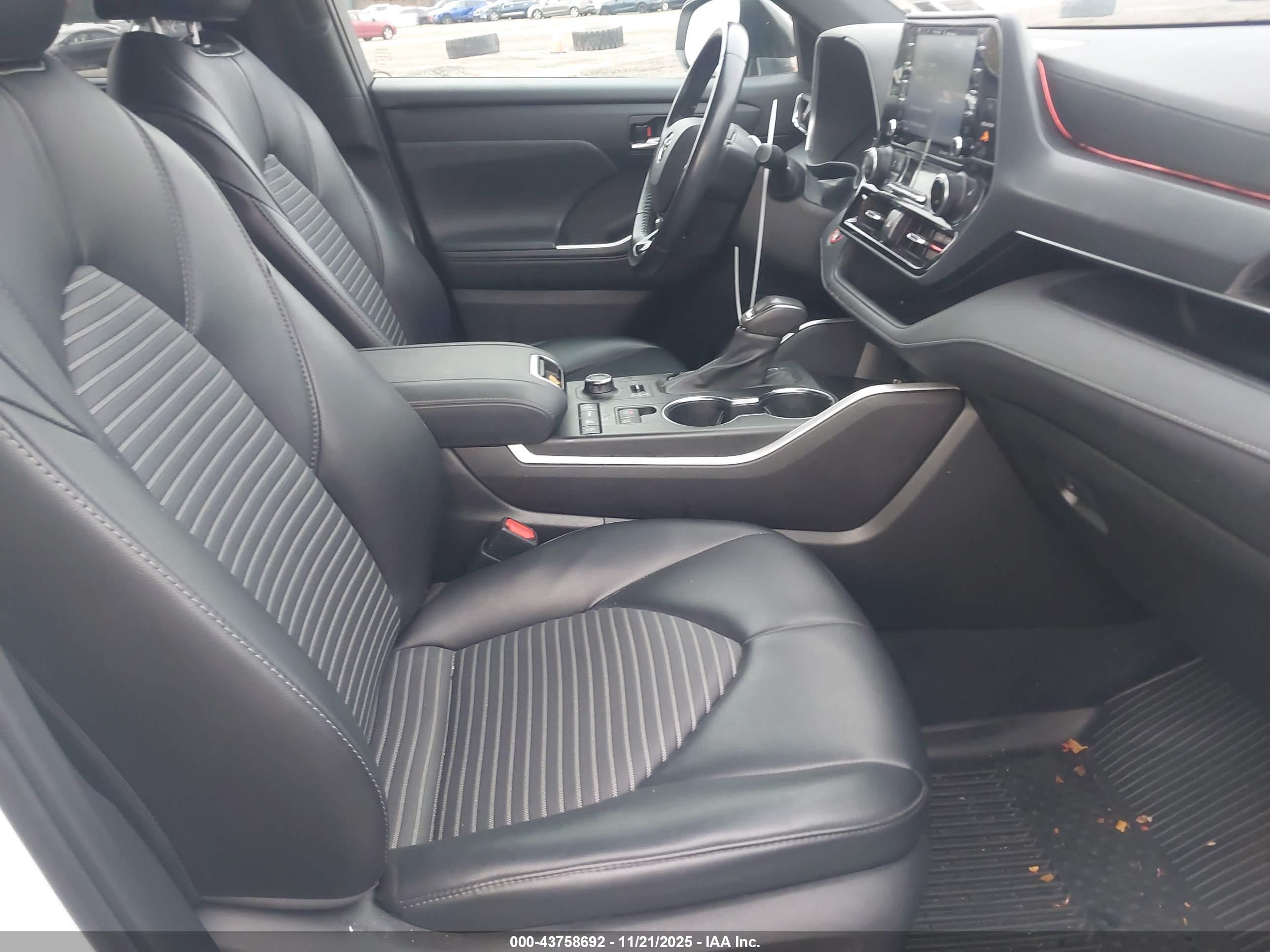 TOYOTA HIGHLANDER image 5